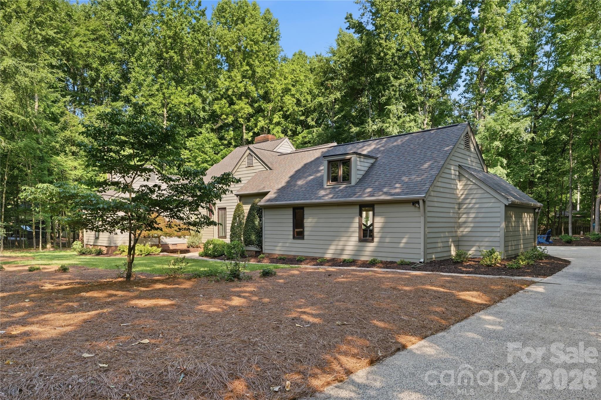 2402 Beaucatcher Lane — Charlotte