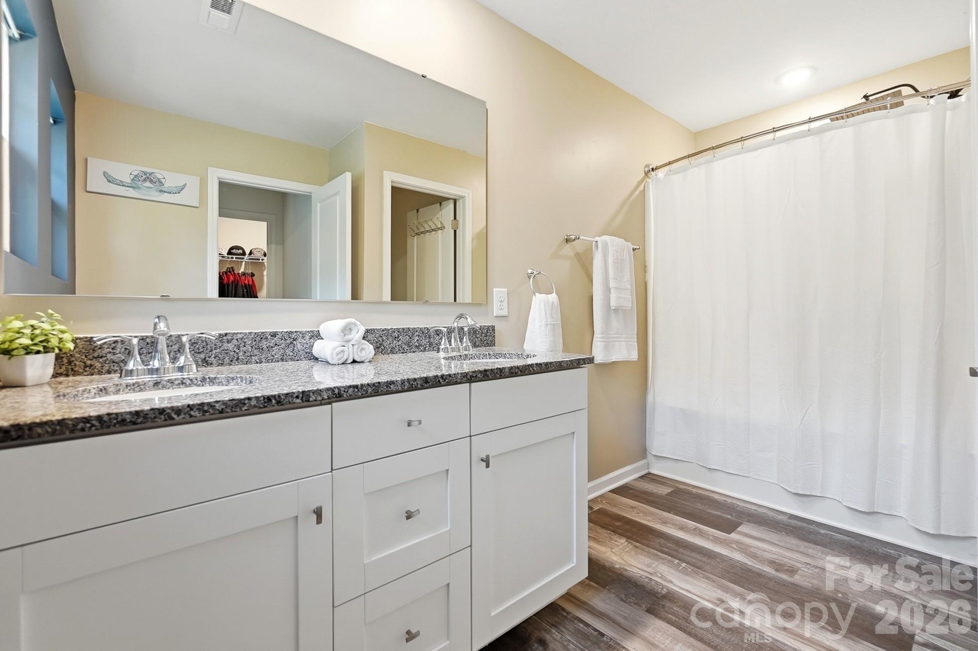 174 E Panther Creek Road — Troutman