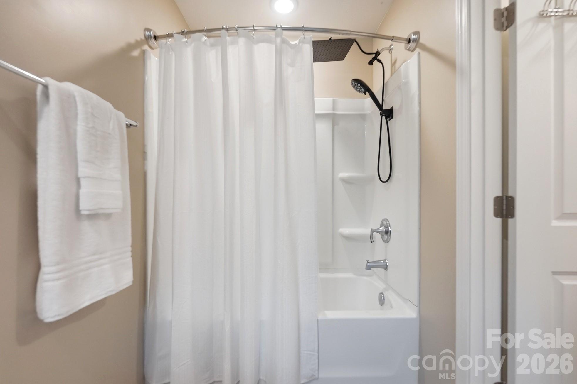 174 E Panther Creek Road — Troutman
