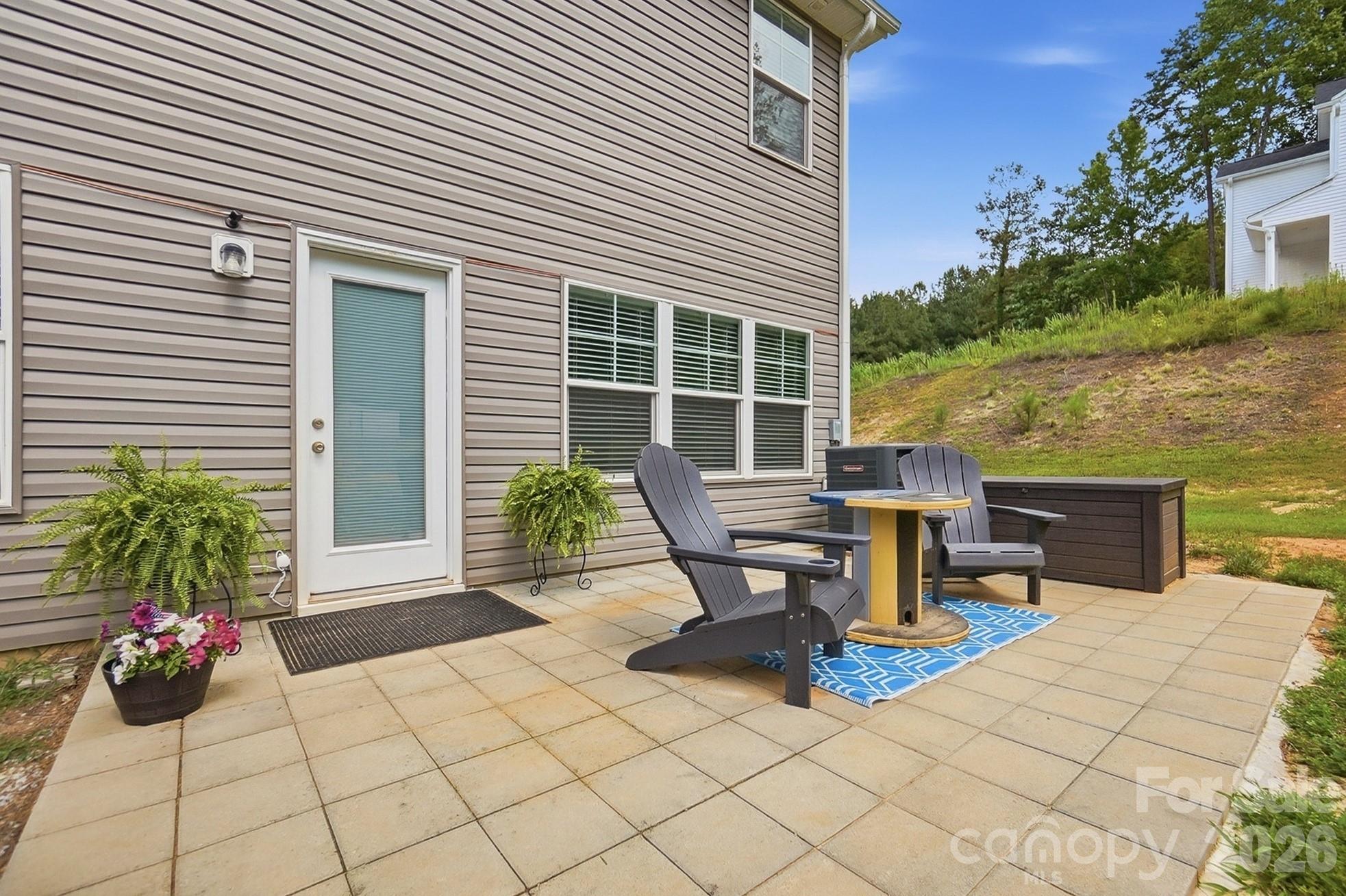 174 E Panther Creek Road — Troutman