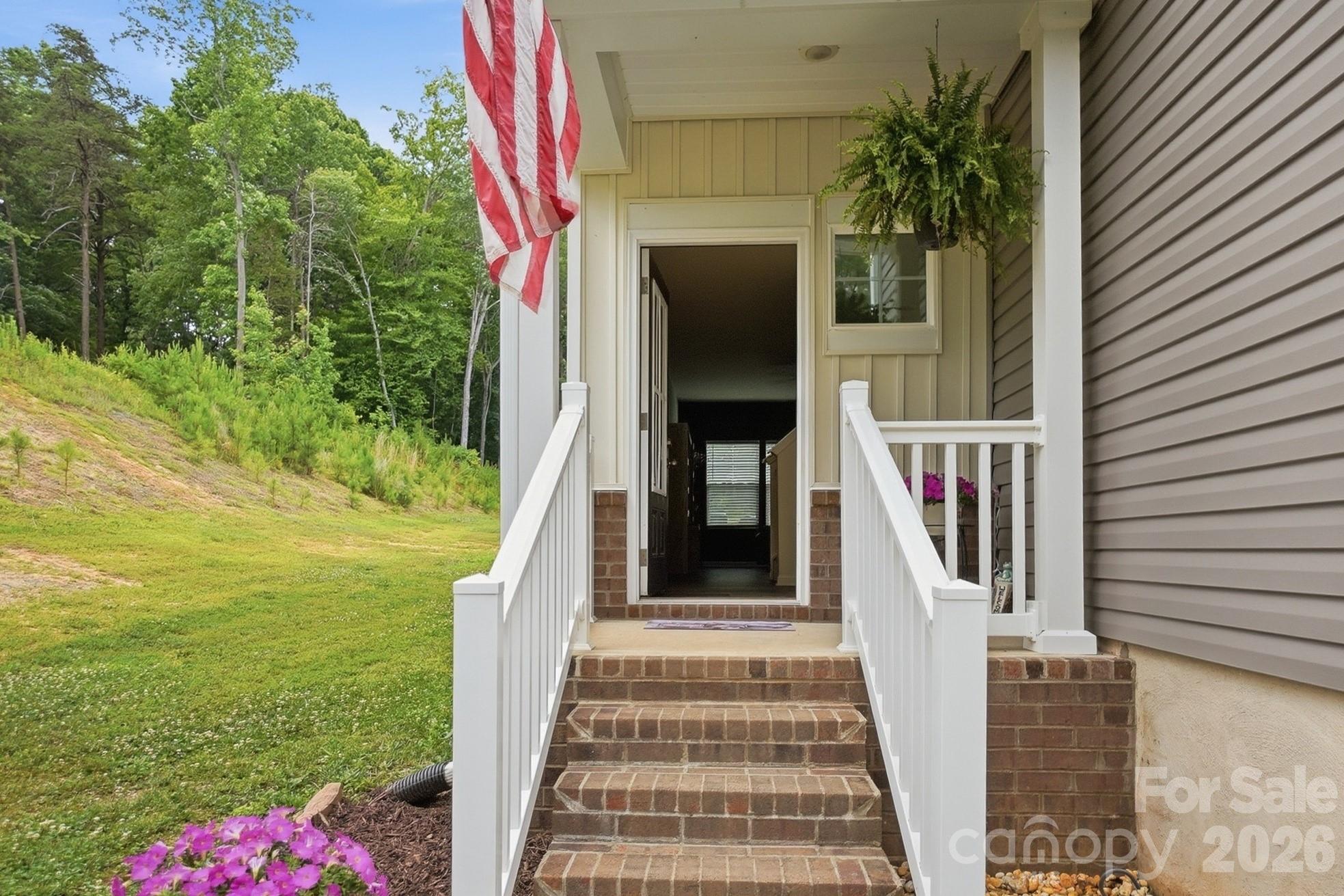 174 E Panther Creek Road — Troutman