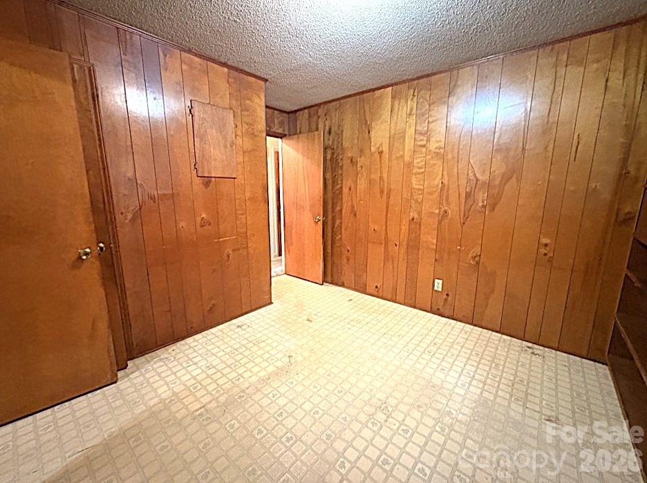 723 Kings Mountain Street — Clover