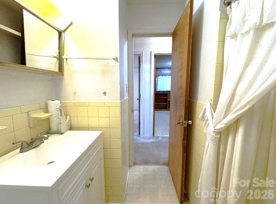 723 Kings Mountain Street — Clover