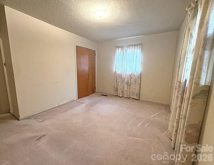 723 Kings Mountain Street — Clover
