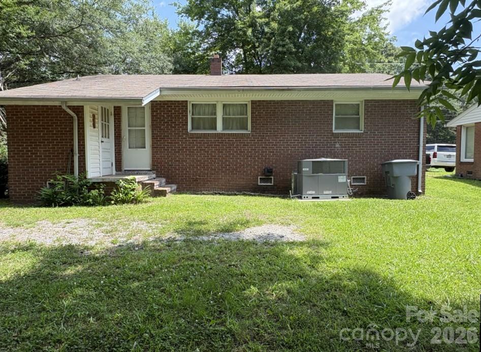 723 Kings Mountain Street — Clover