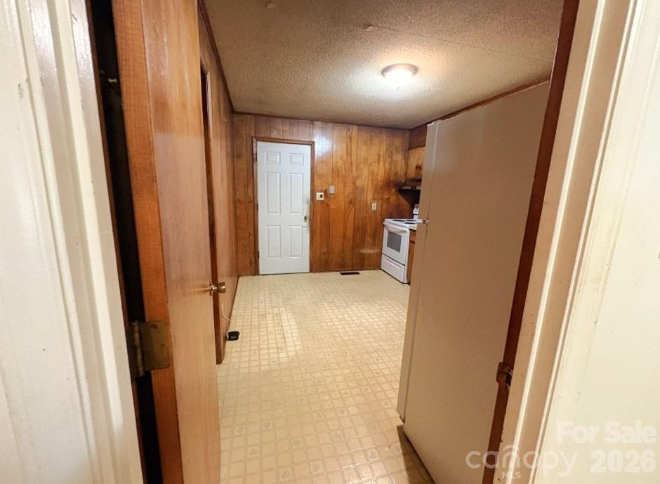 723 Kings Mountain Street — Clover