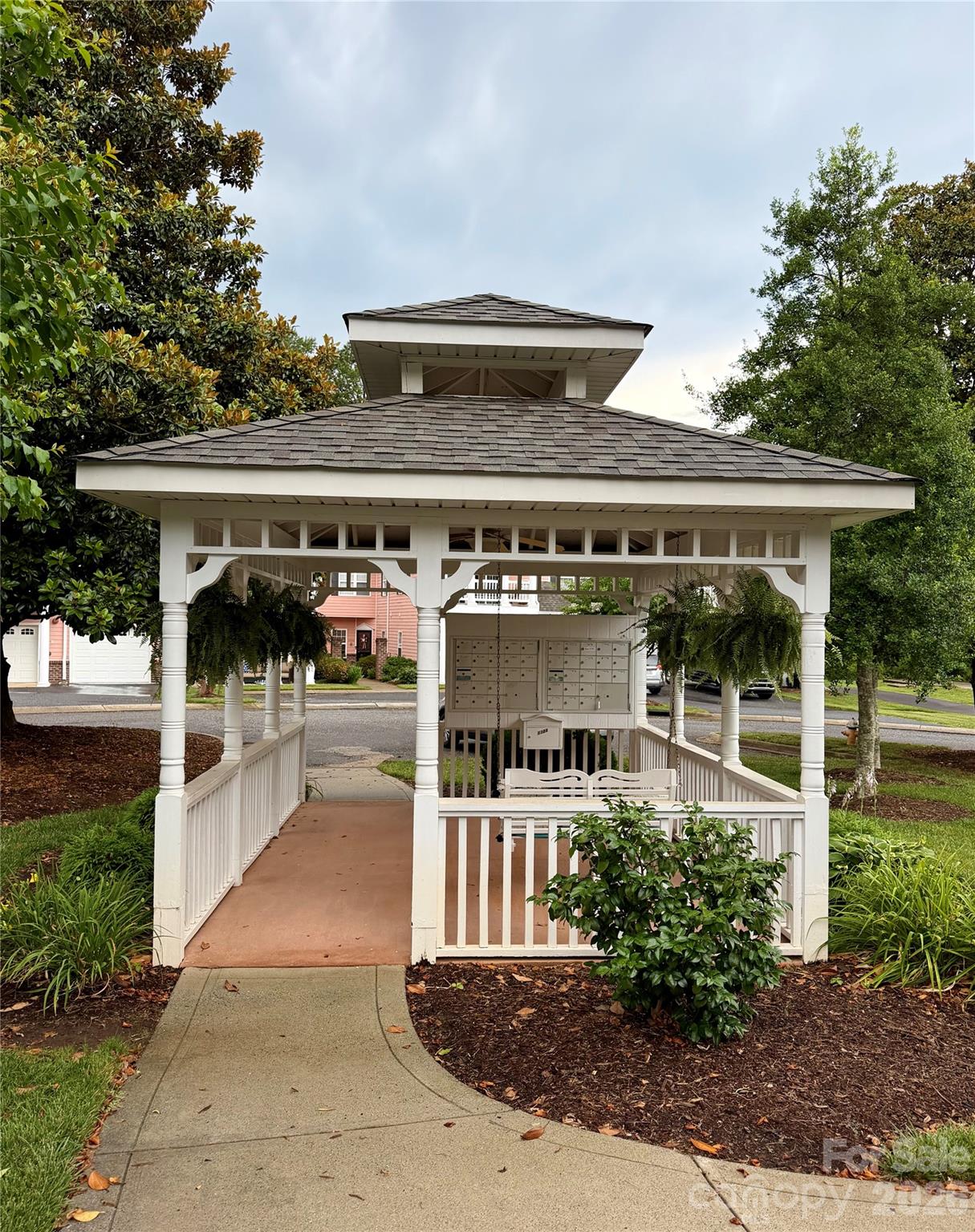 1392 21st Avenue NE — Hickory