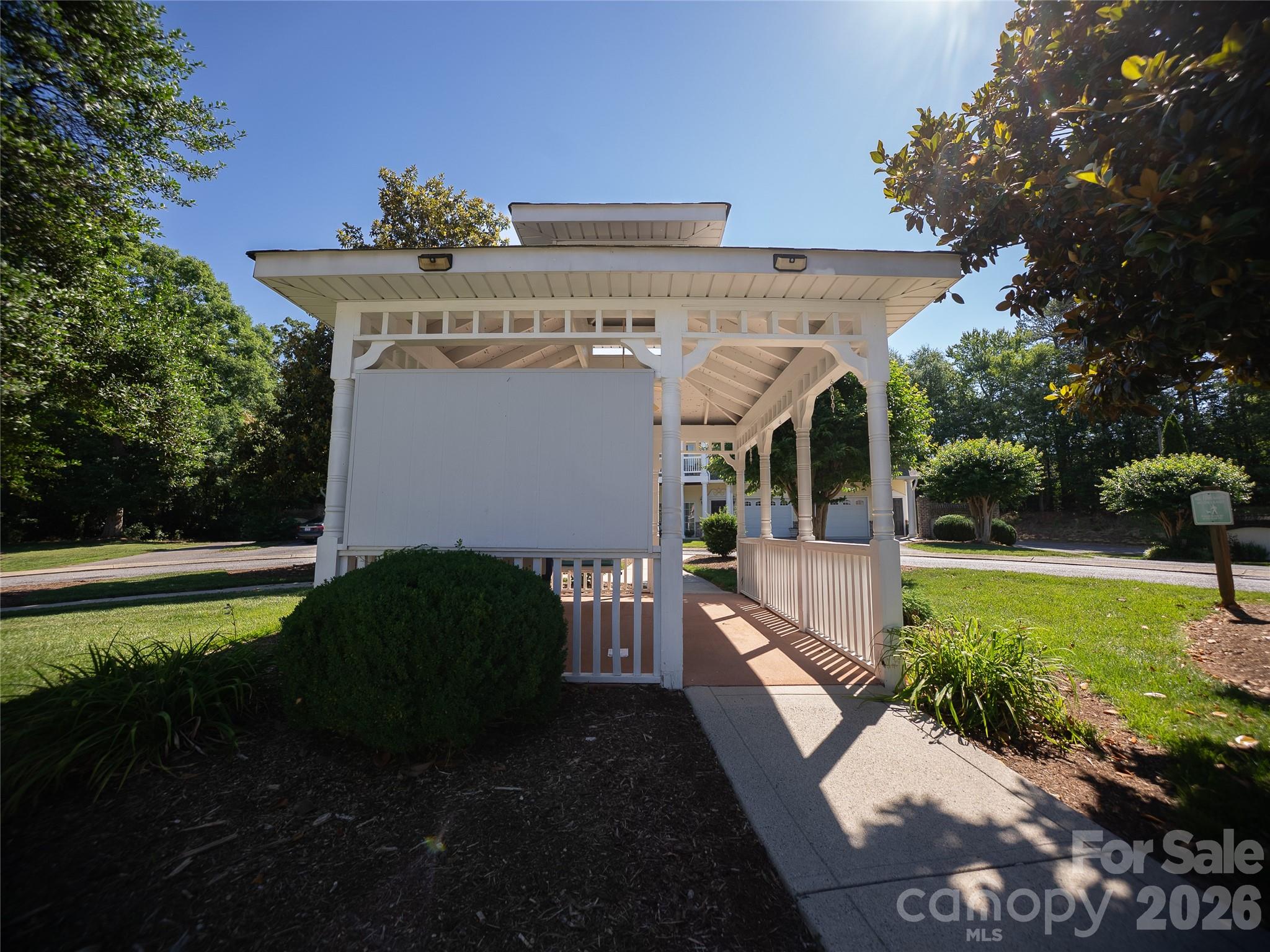 1392 21st Avenue NE — Hickory