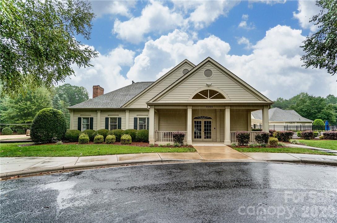 8920 Park Grove Street — Huntersville