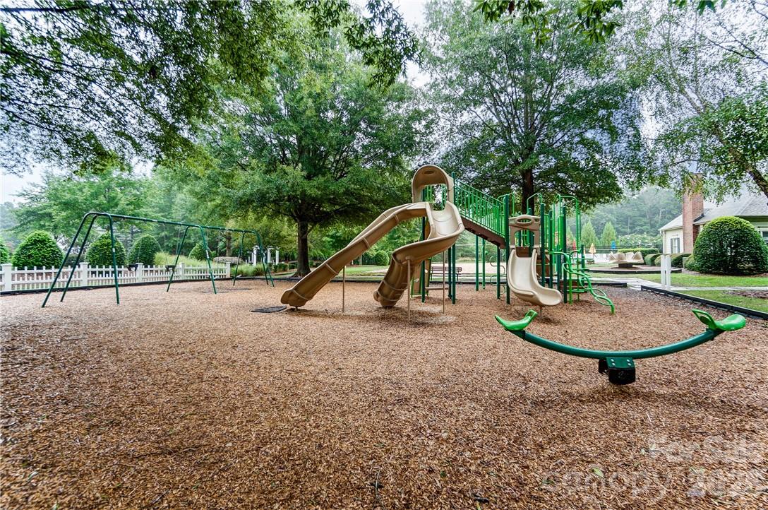 8920 Park Grove Street — Huntersville