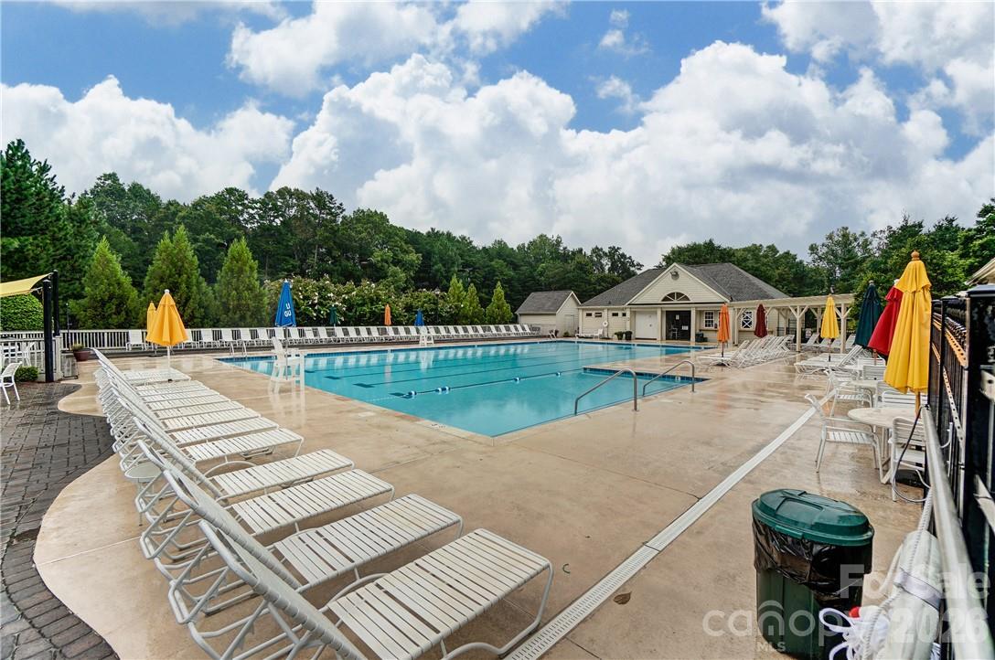 8920 Park Grove Street — Huntersville