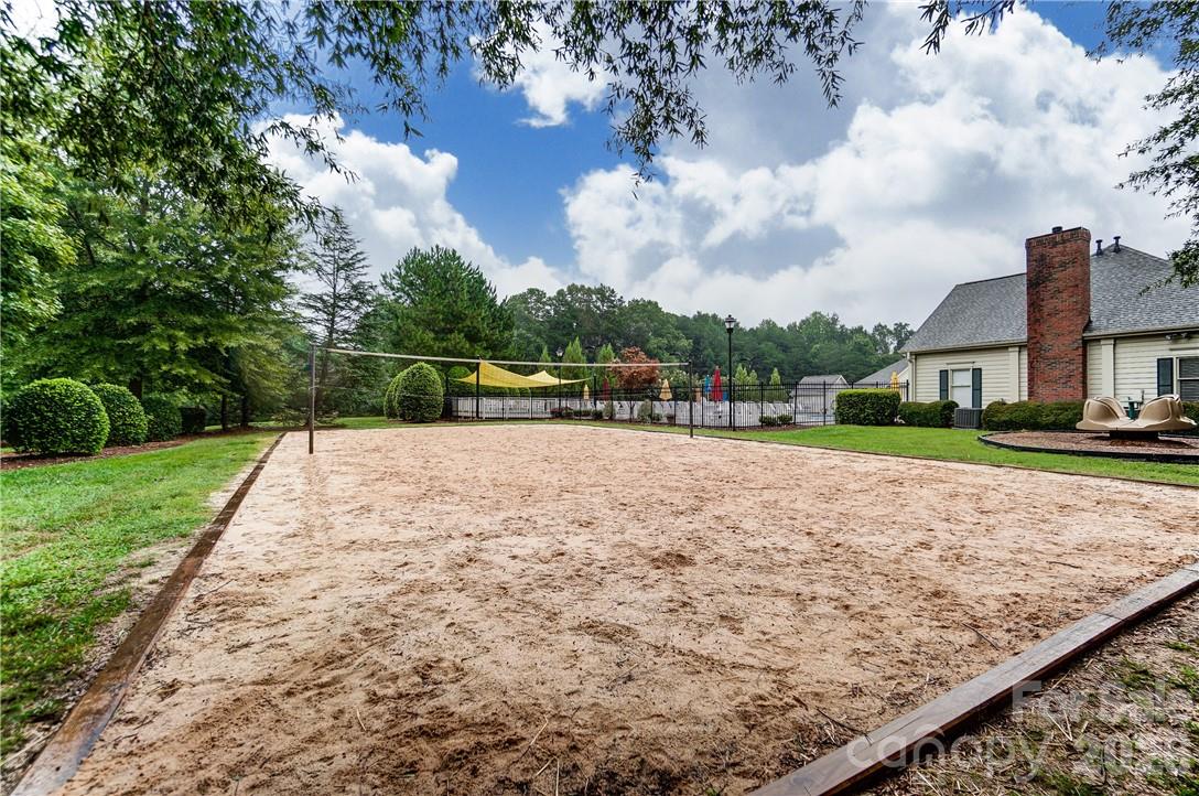 8920 Park Grove Street — Huntersville