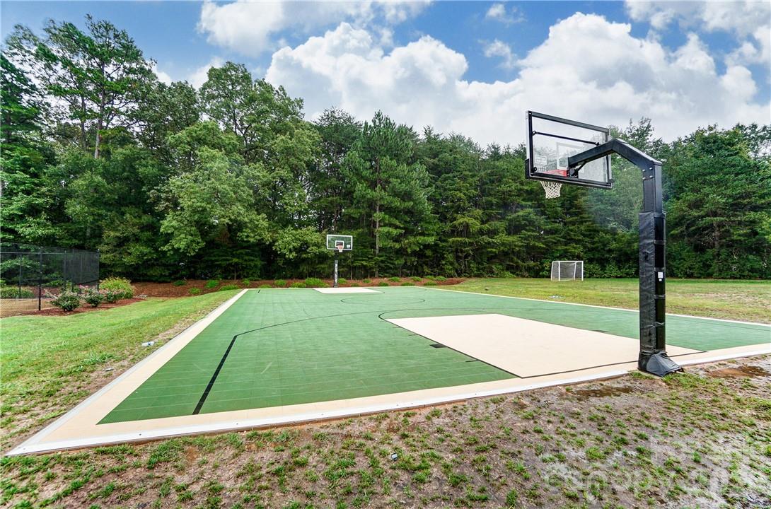 8920 Park Grove Street — Huntersville