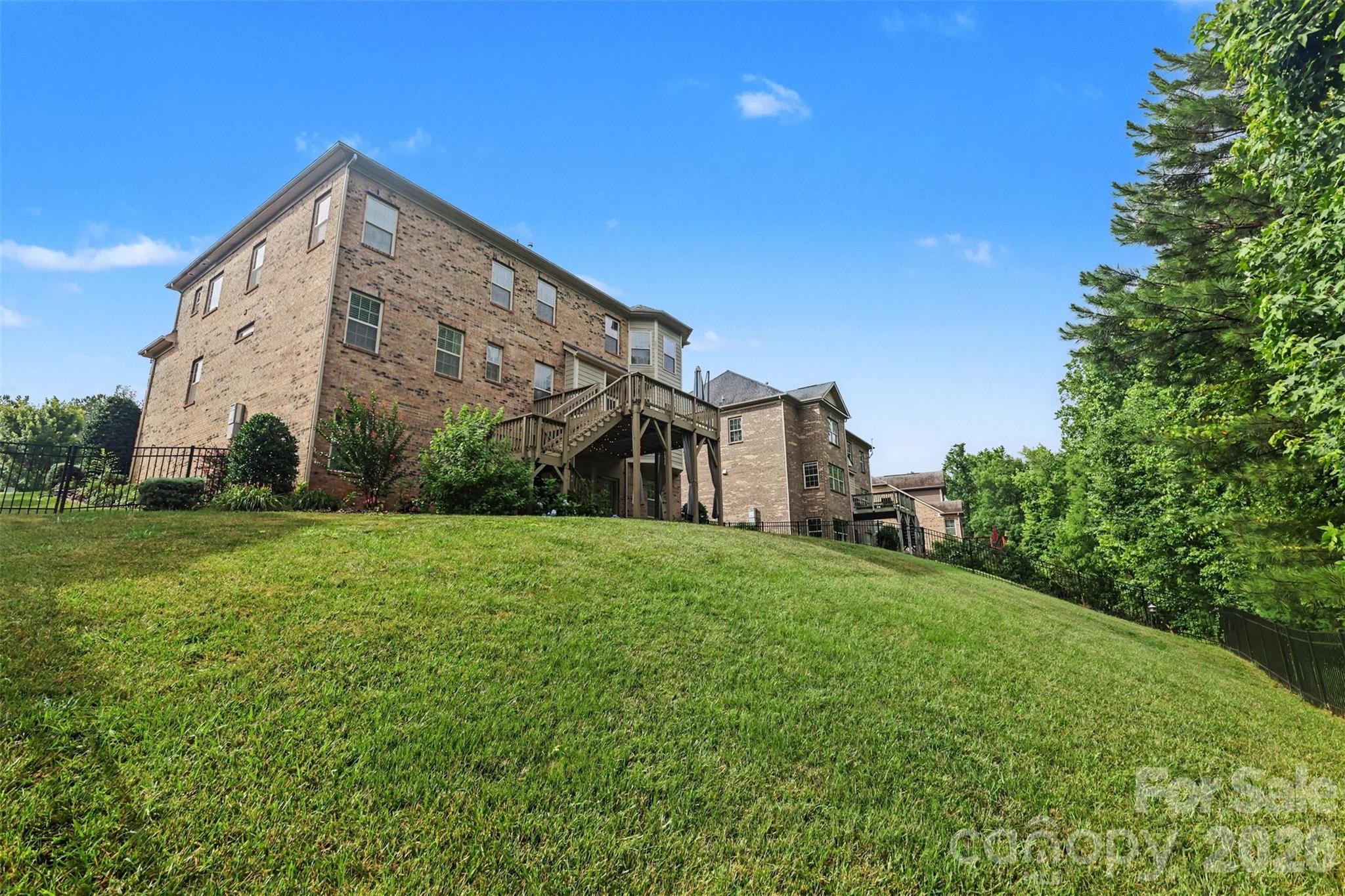 4016 Widgeon Way — Waxhaw