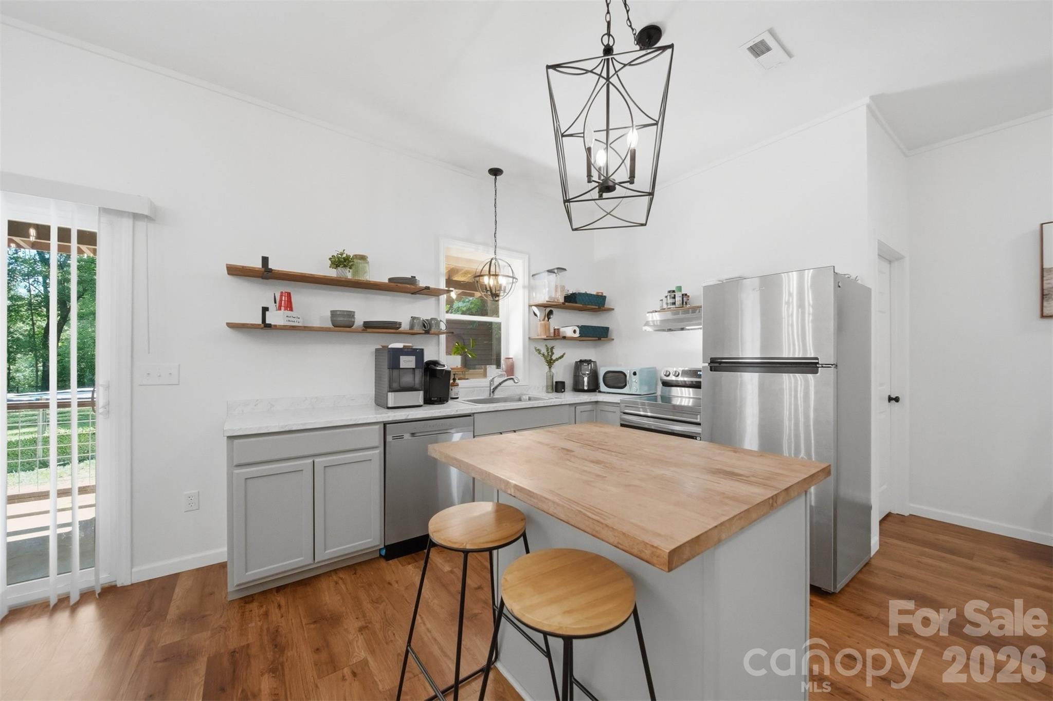 1857 Creekside Place — Lenoir