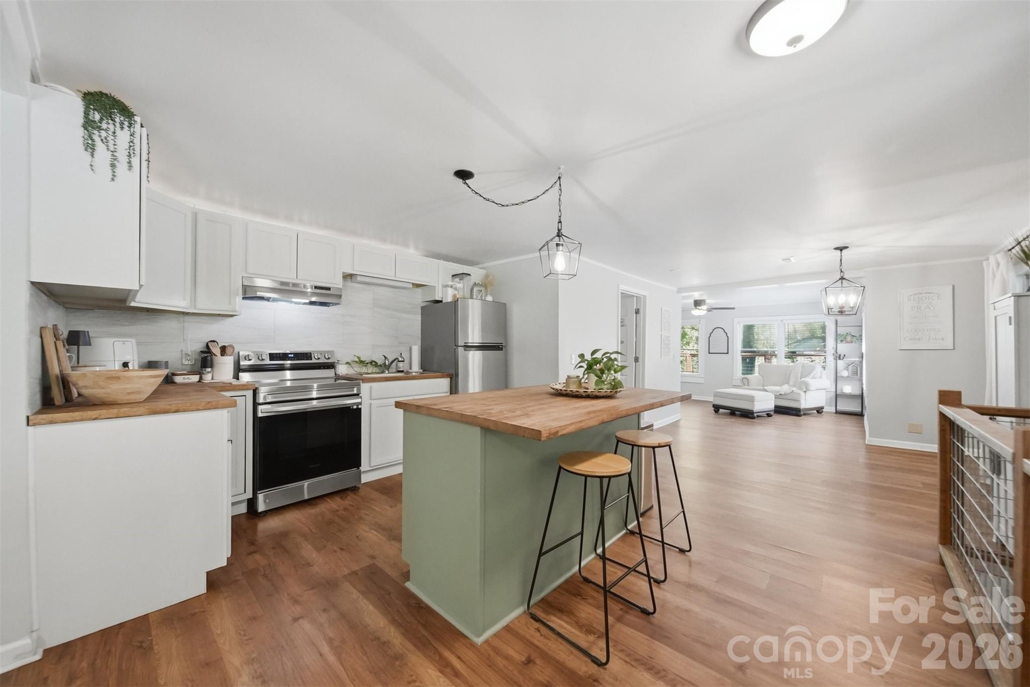 1857 Creekside Place — Lenoir