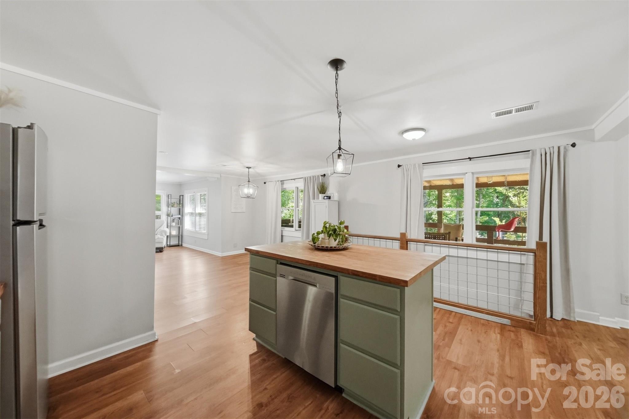 1857 Creekside Place — Lenoir