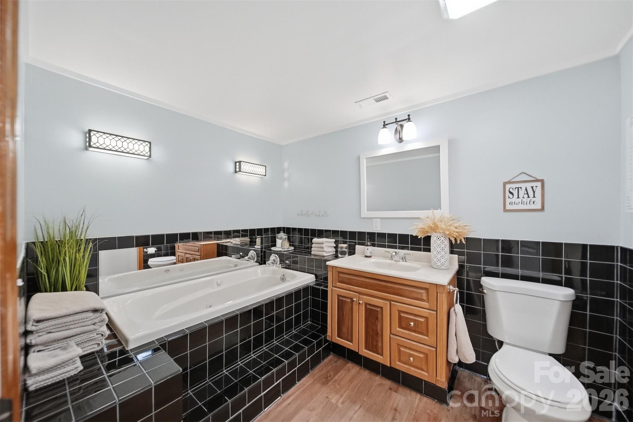 1857 Creekside Place — Lenoir