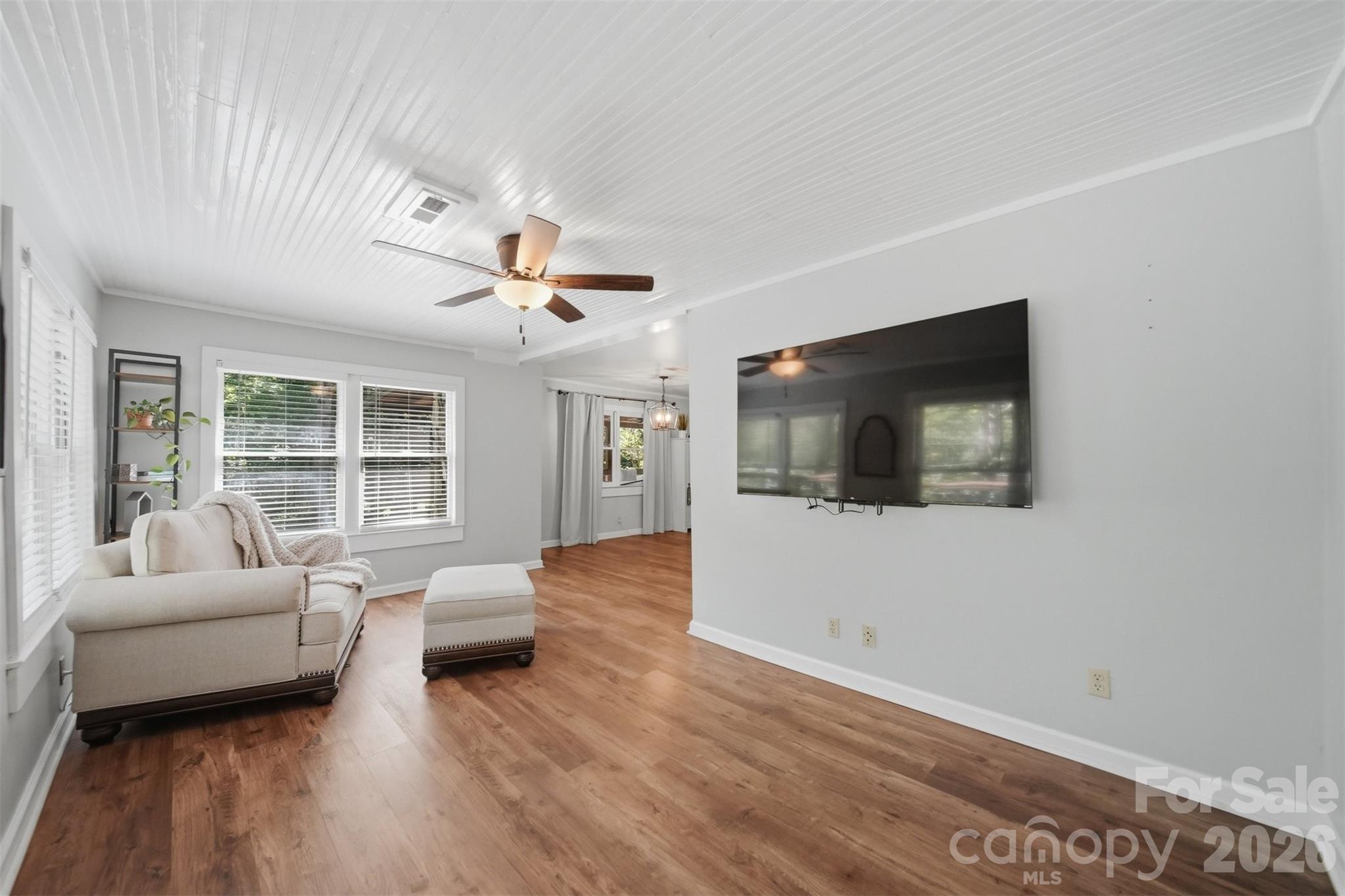 1857 Creekside Place — Lenoir
