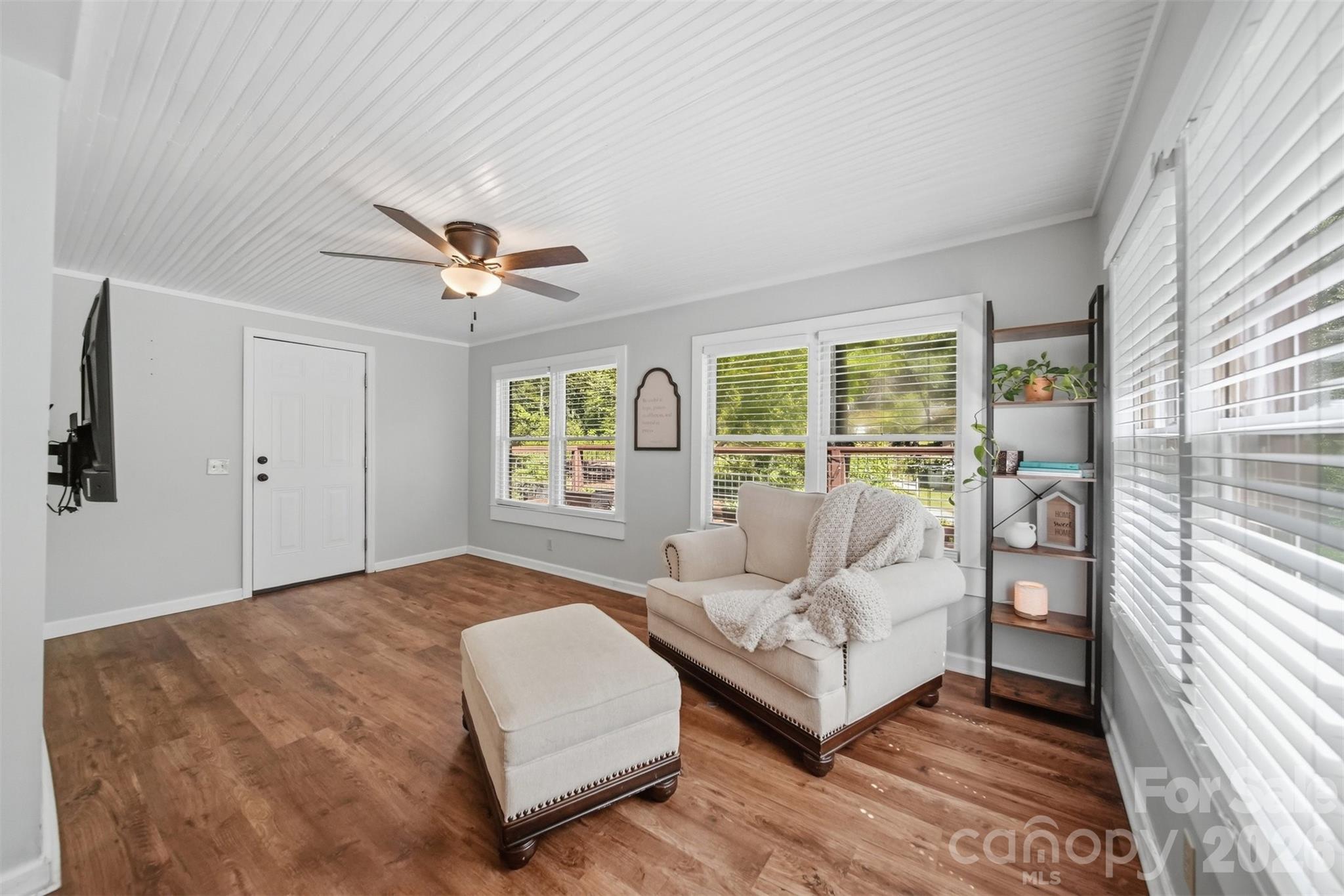 1857 Creekside Place — Lenoir