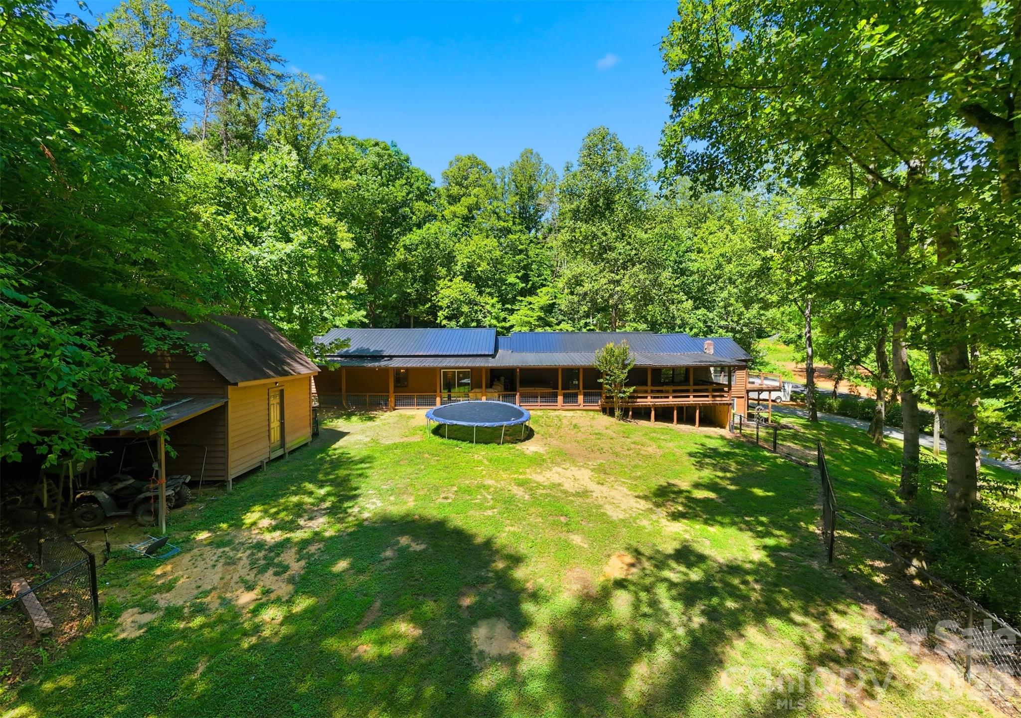 1857 Creekside Place — Lenoir