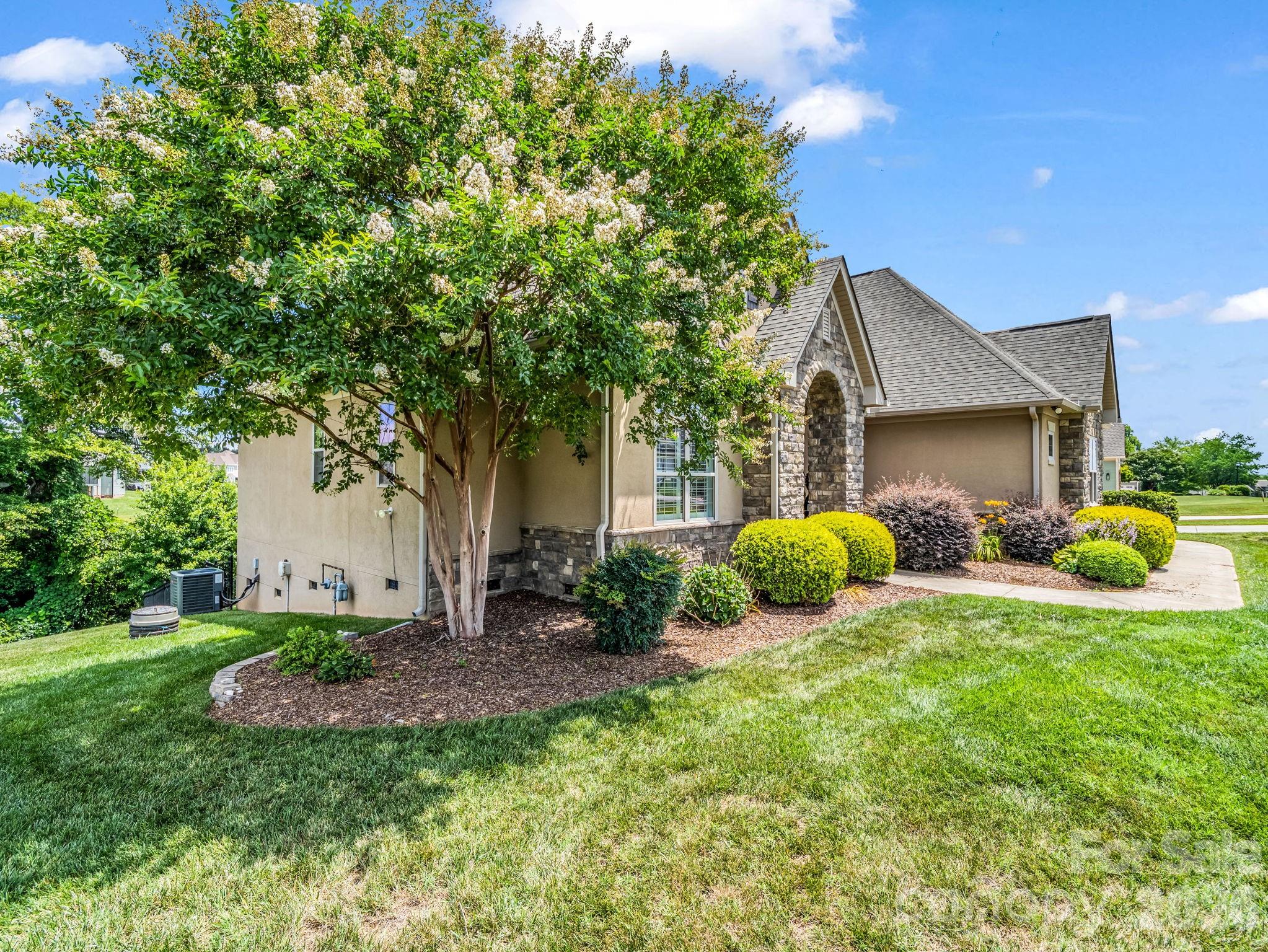 113 Deer Brook Drive — Shelby