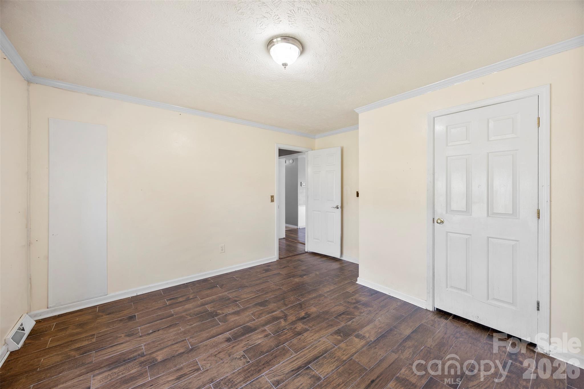 40047 Old Salisbury Road — New London