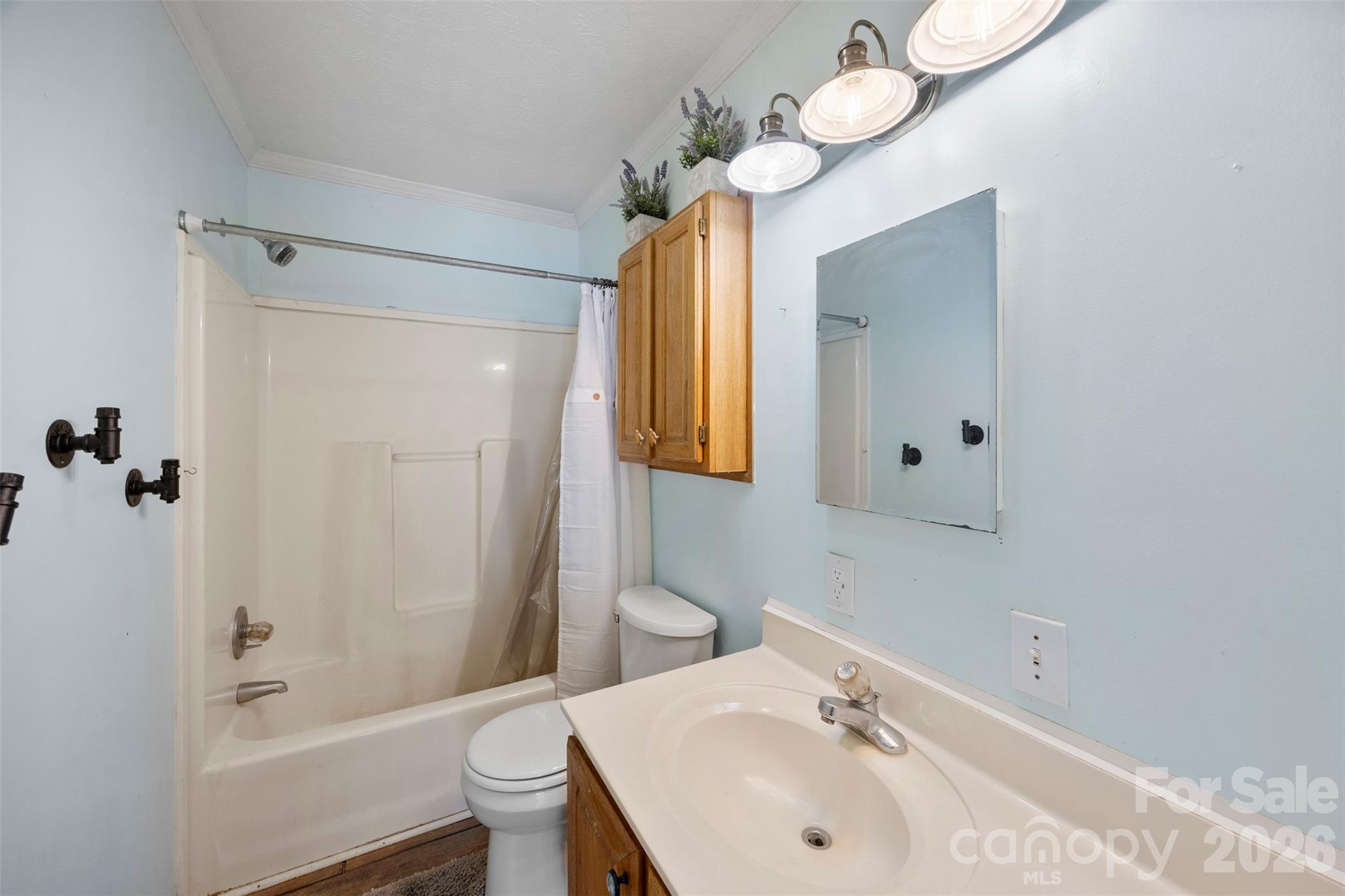 40047 Old Salisbury Road — New London