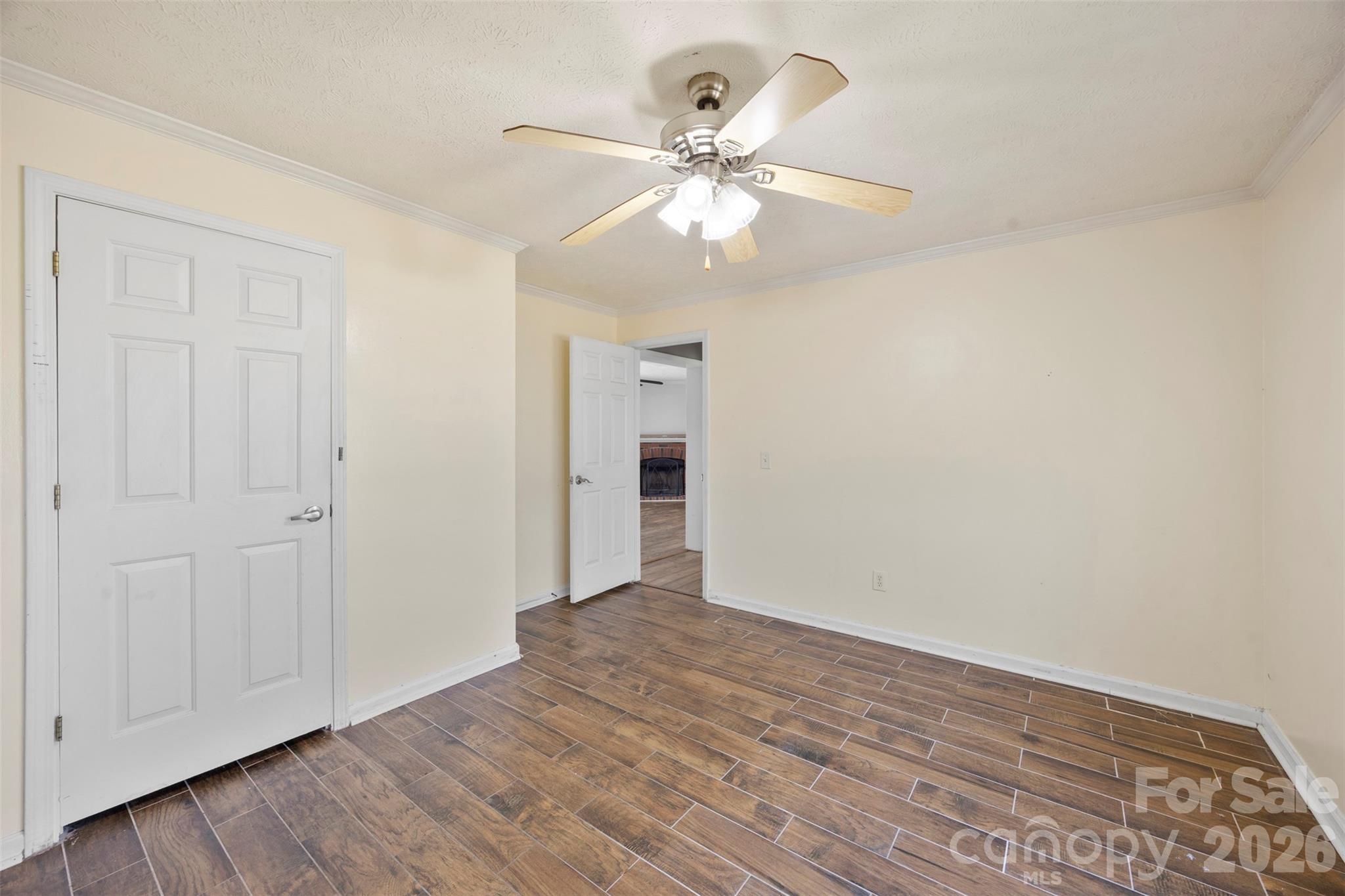 40047 Old Salisbury Road — New London