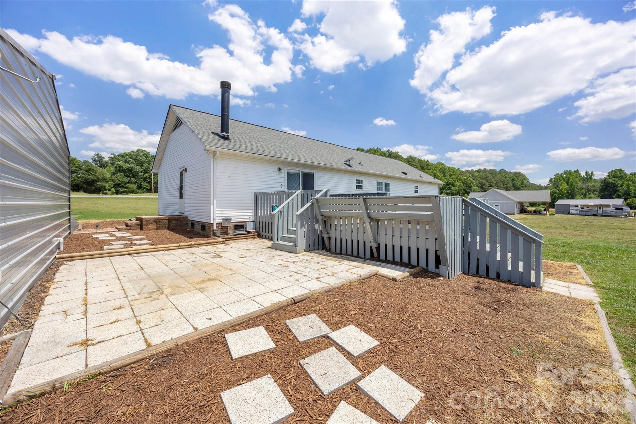 40047 Old Salisbury Road — New London