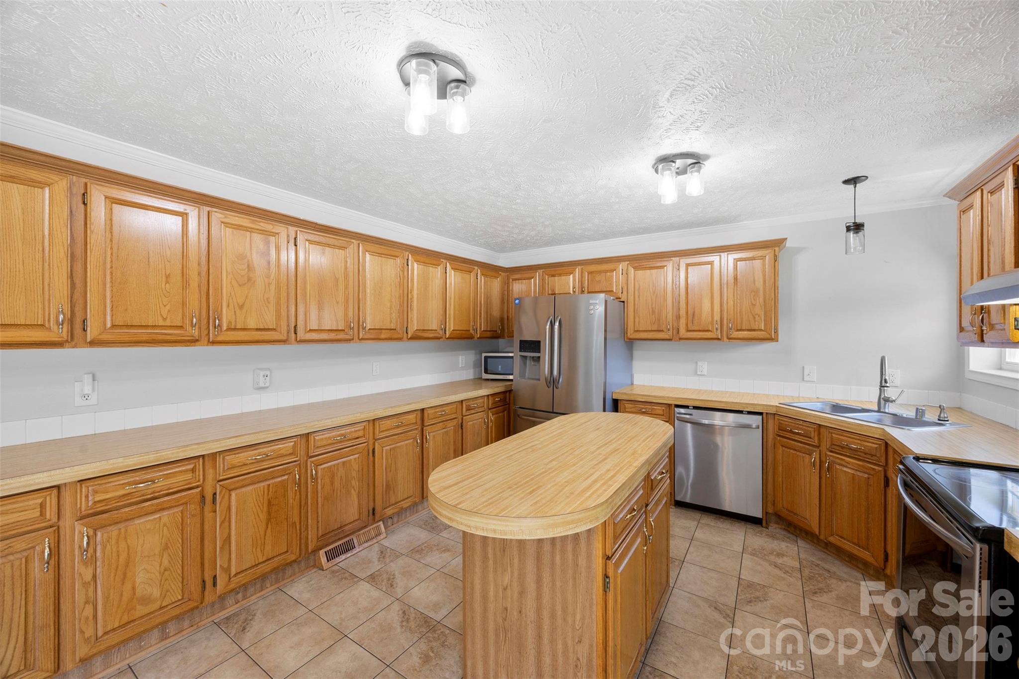 40047 Old Salisbury Road — New London