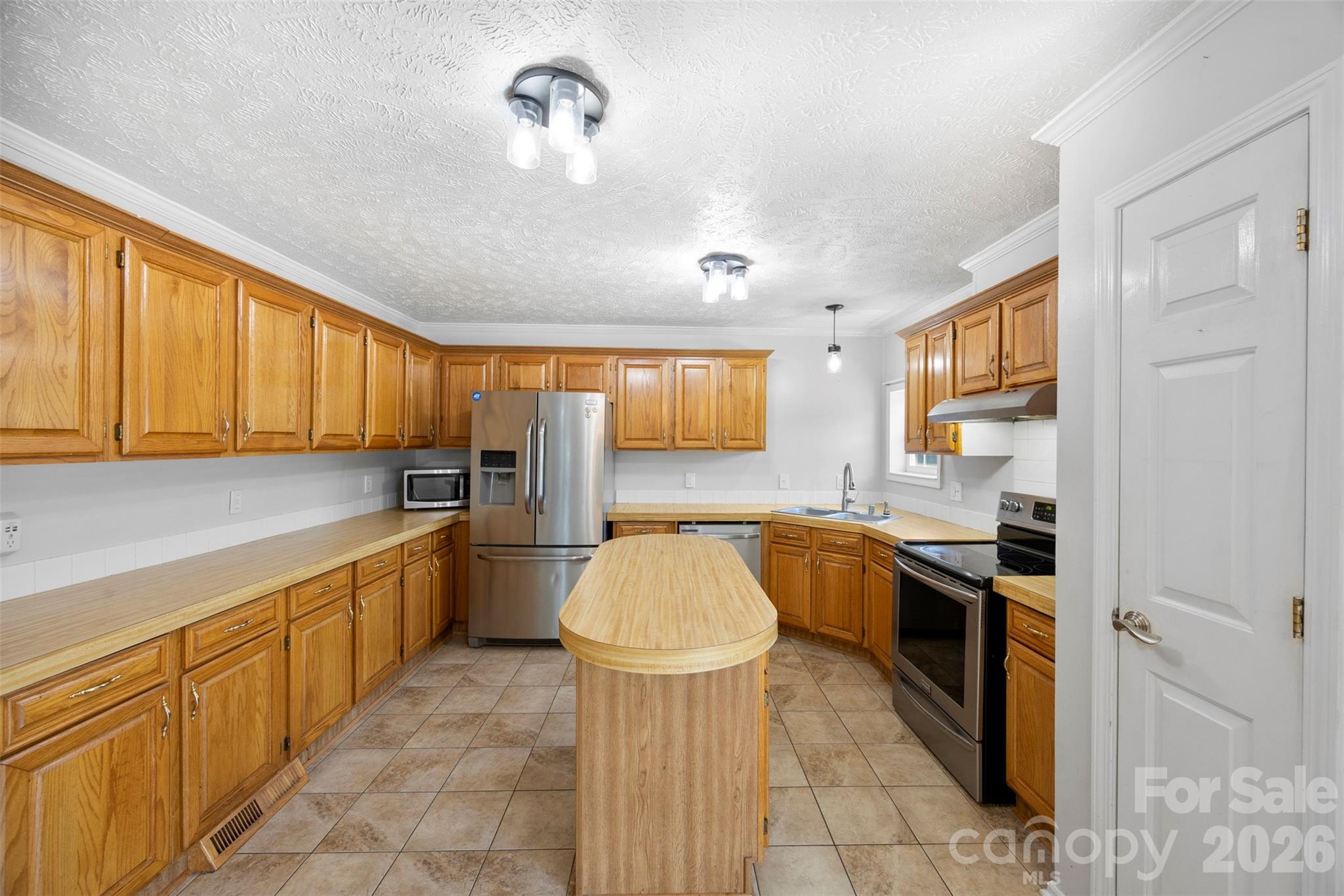 40047 Old Salisbury Road — New London