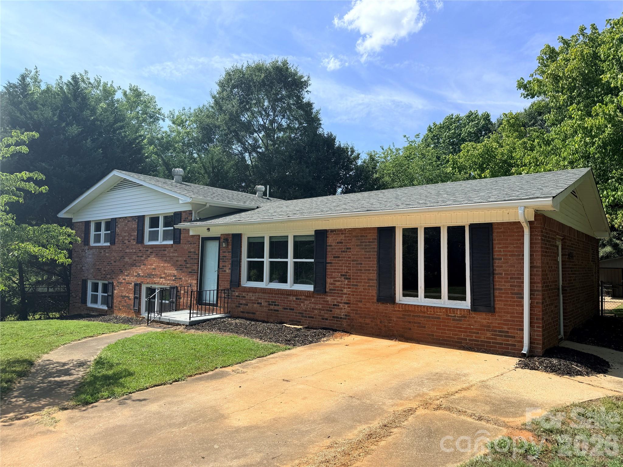 267 Hoopaugh Avenue — Ellenboro