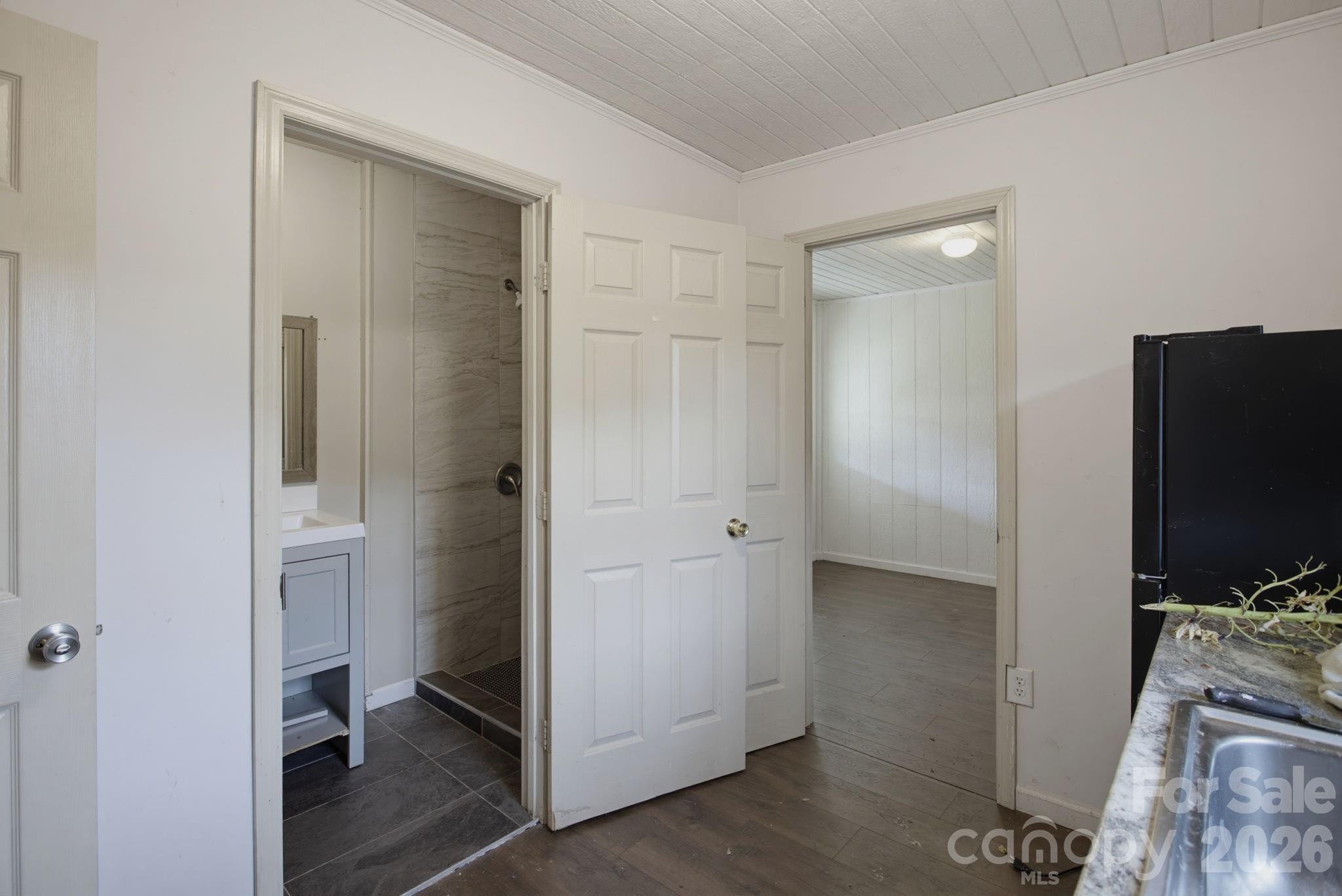 149 Dobbins Street — Wallace