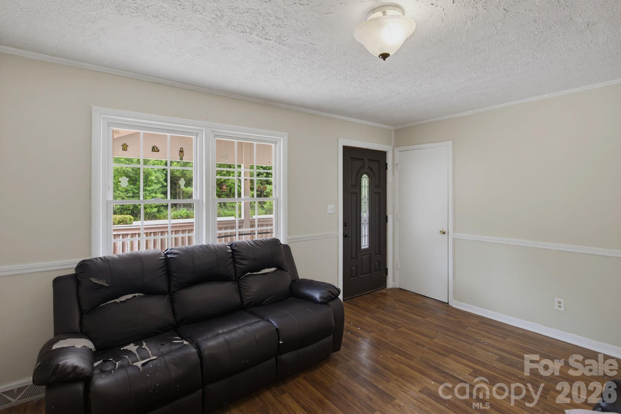 149 Dobbins Street — Wallace