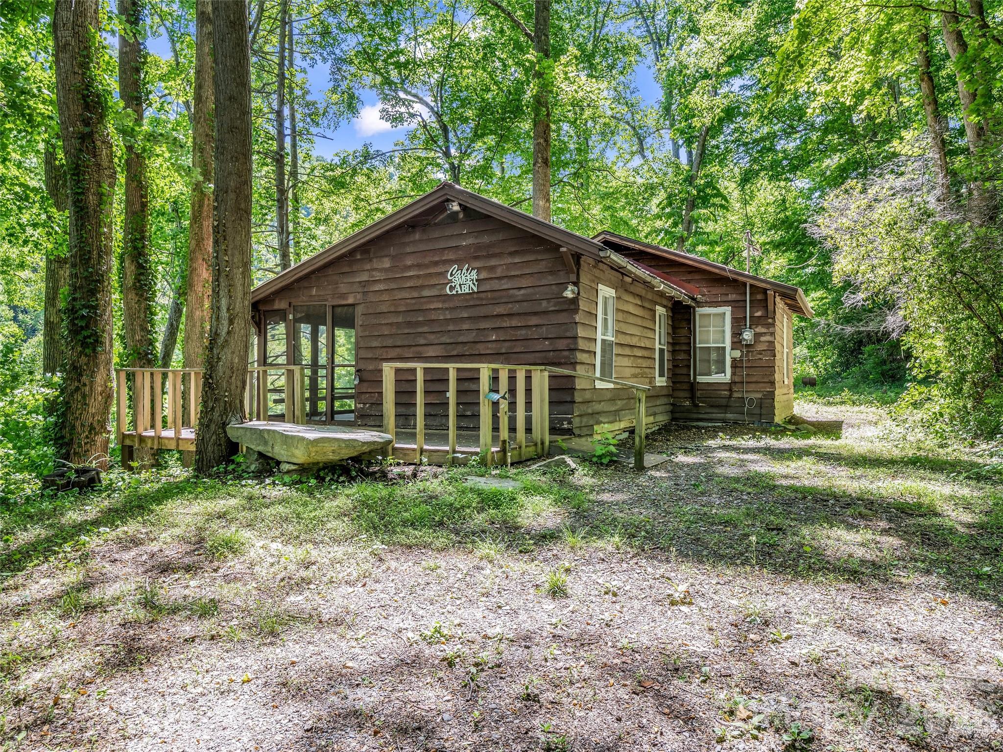247 Legacy Layne Drive — Hendersonville