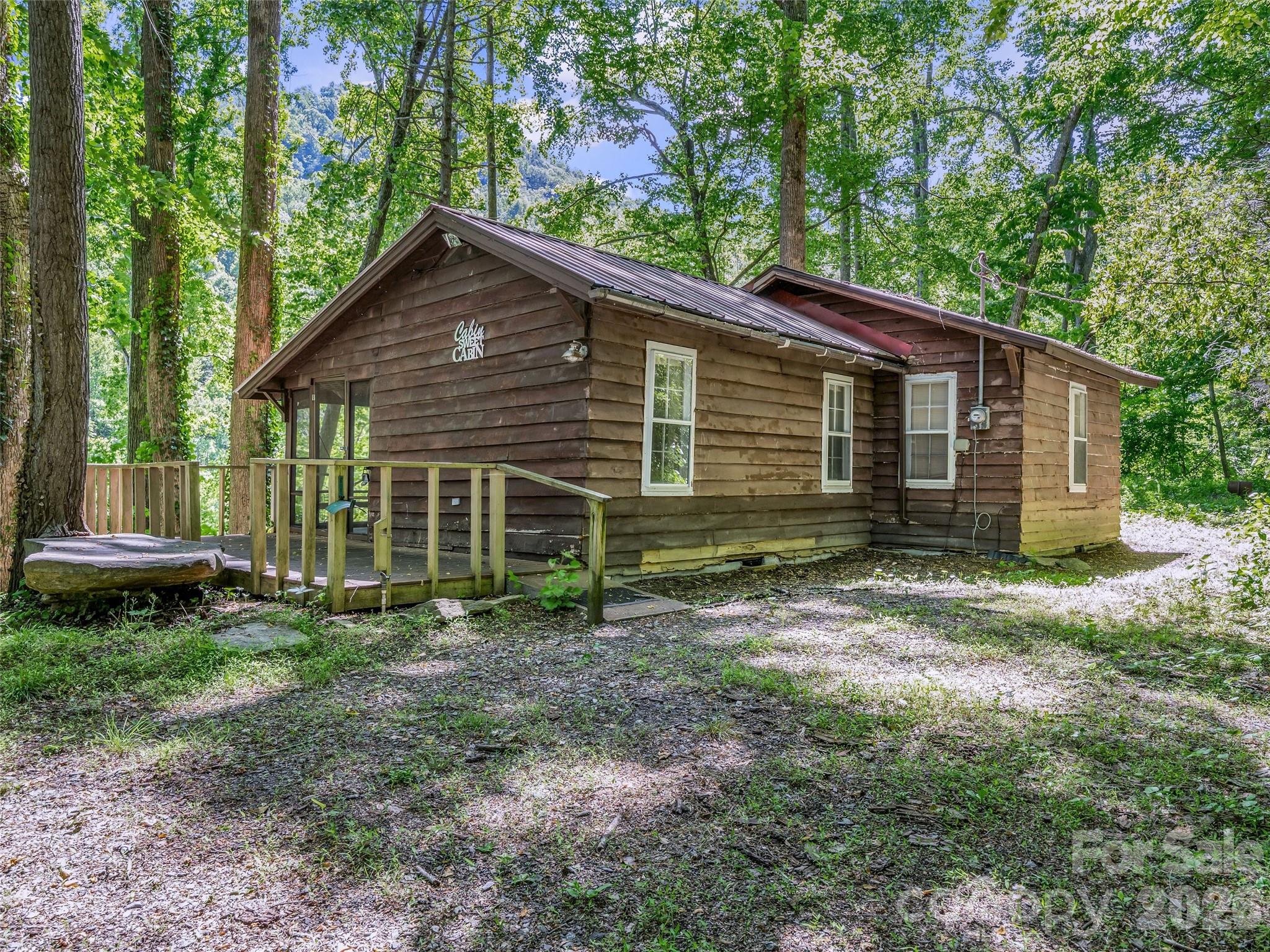 247 Legacy Layne Drive — Hendersonville