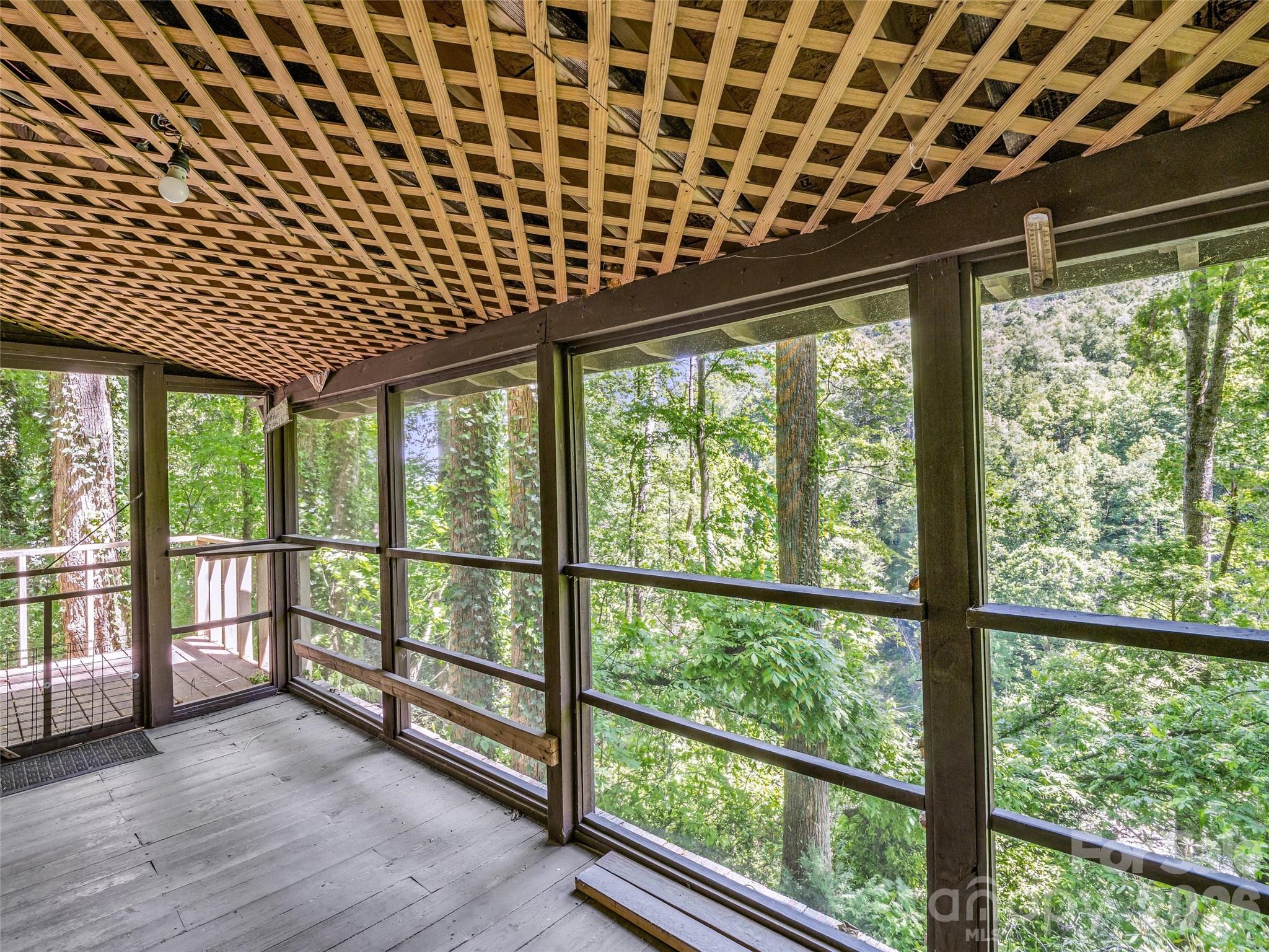 247 Legacy Layne Drive — Hendersonville