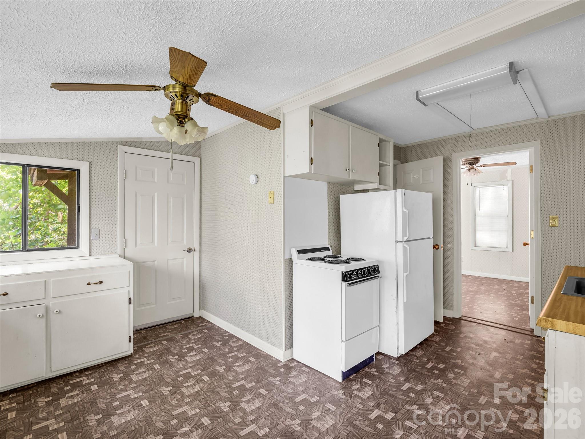 247 Legacy Layne Drive — Hendersonville