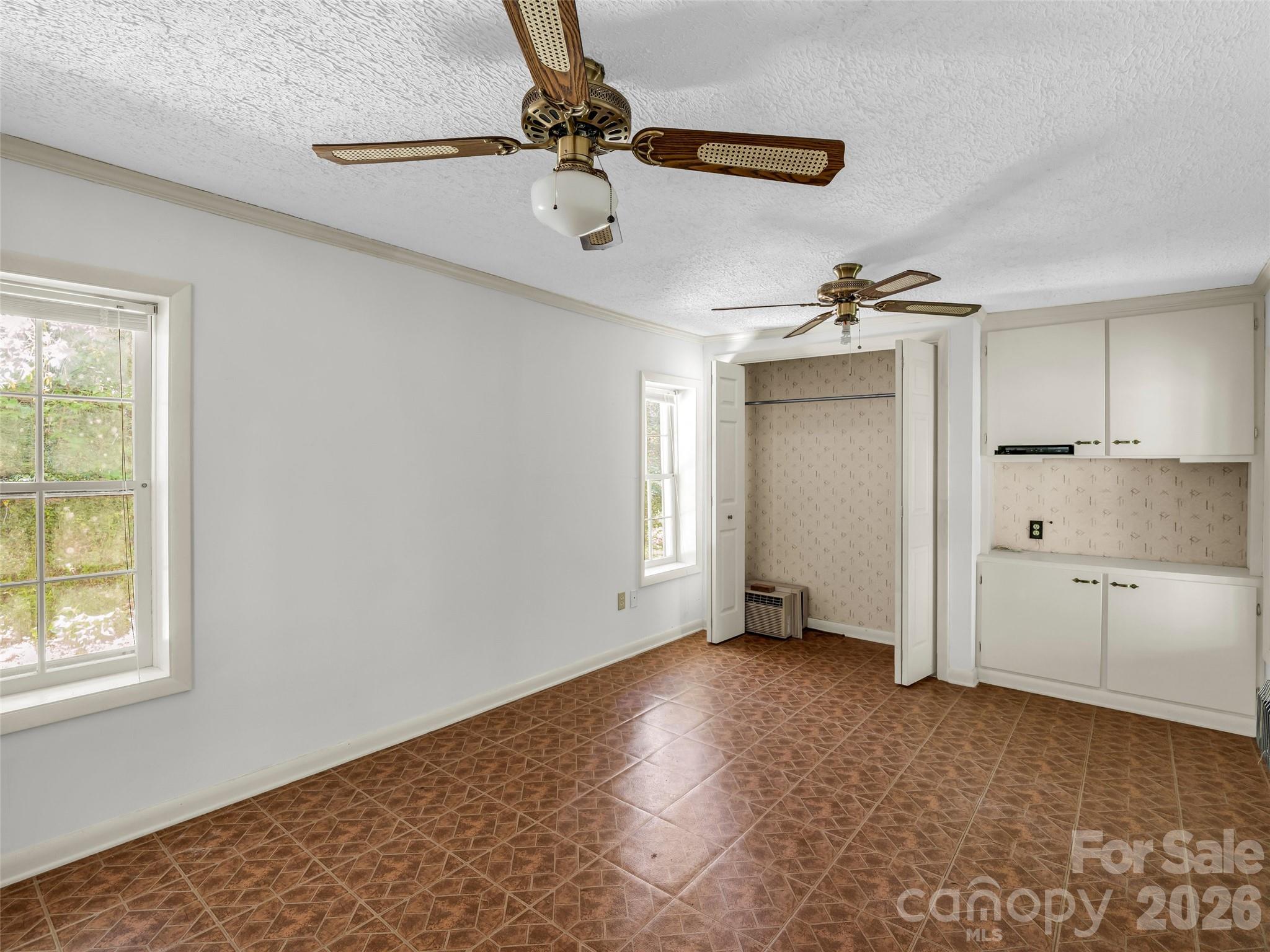 247 Legacy Layne Drive — Hendersonville