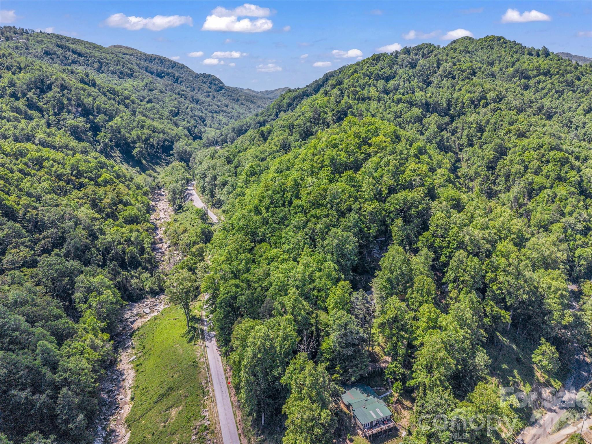 247 Legacy Layne Drive — Hendersonville