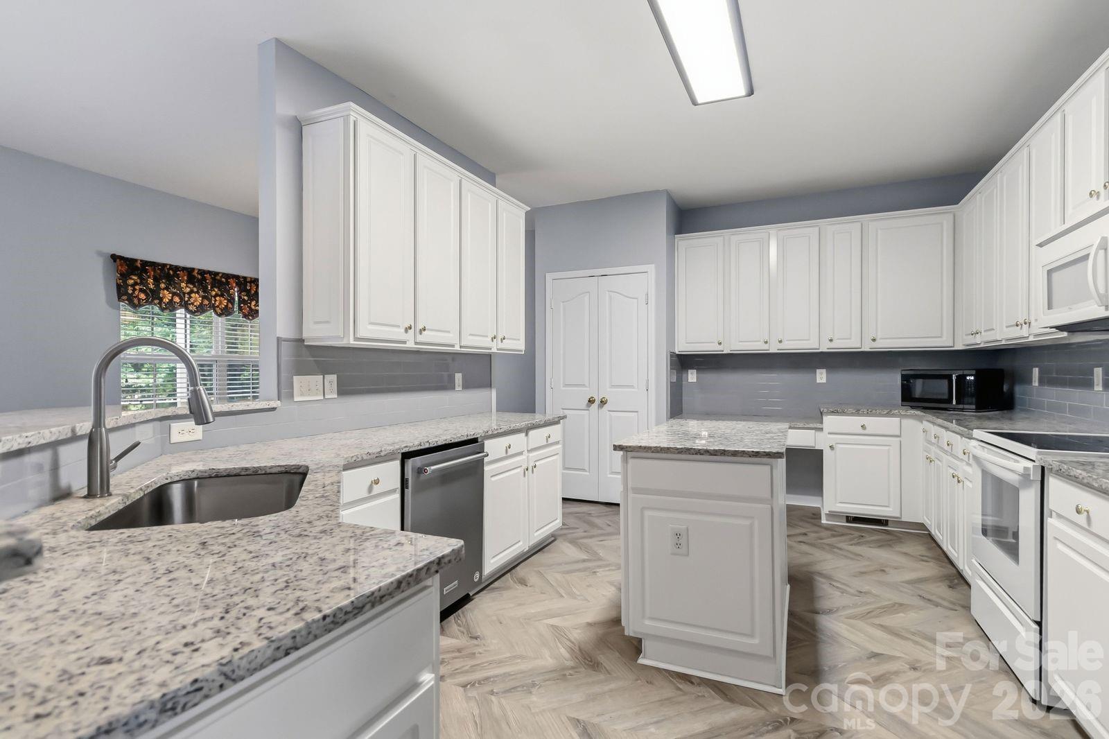 10606 Augustine Hill Lane — Charlotte