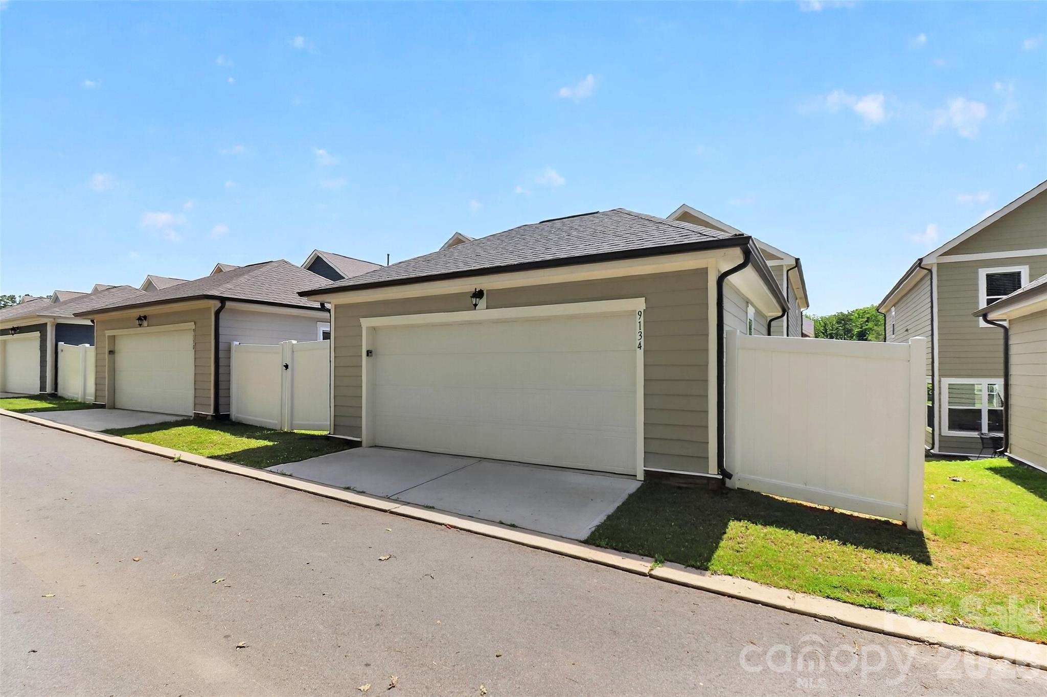 9134 Ramsford Court — Charlotte