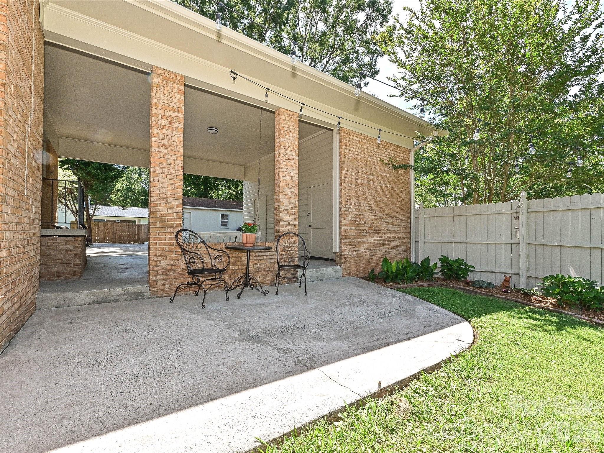 218 Sturbridge Drive — Charlotte