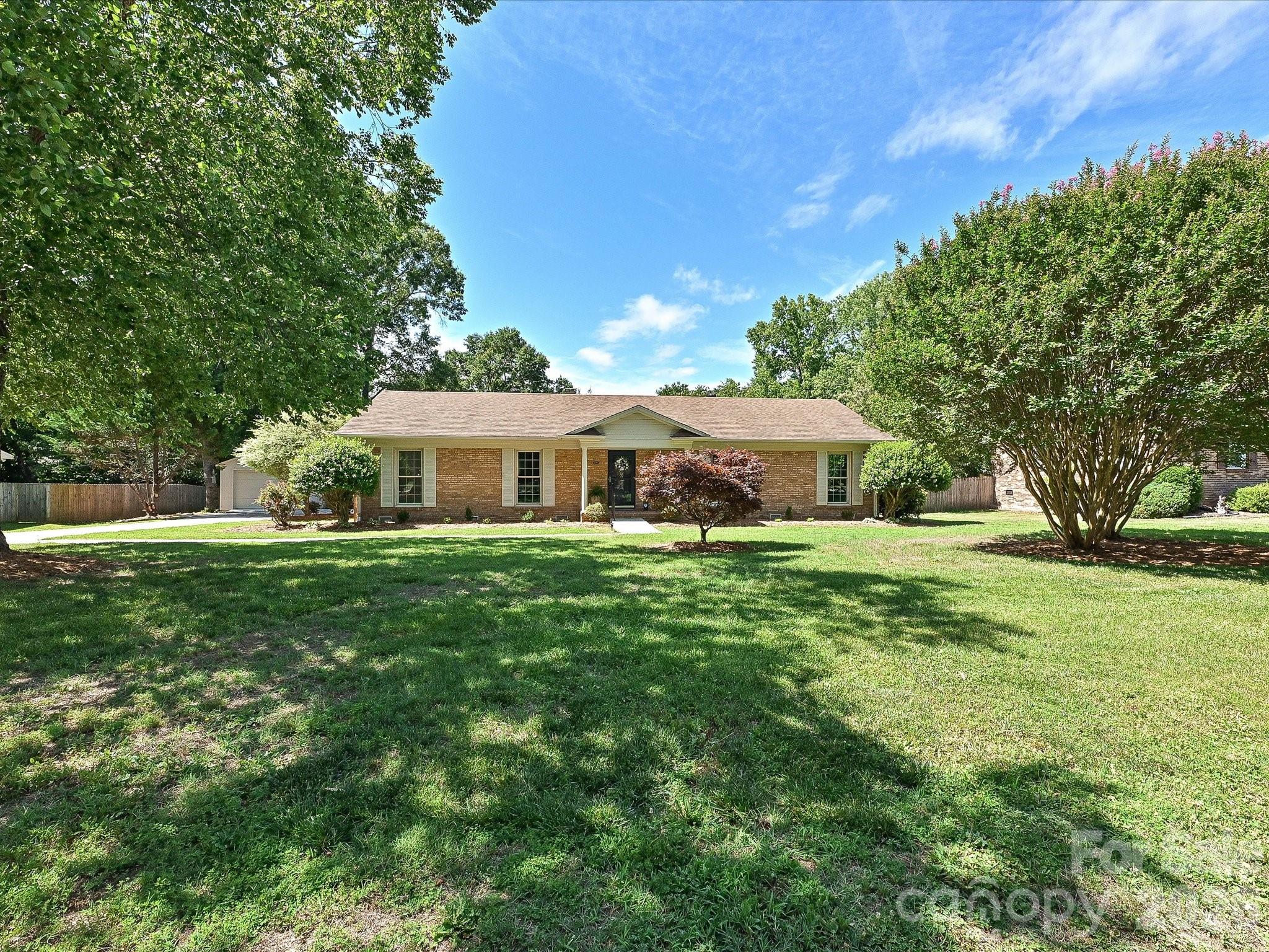 218 Sturbridge Drive — Charlotte
