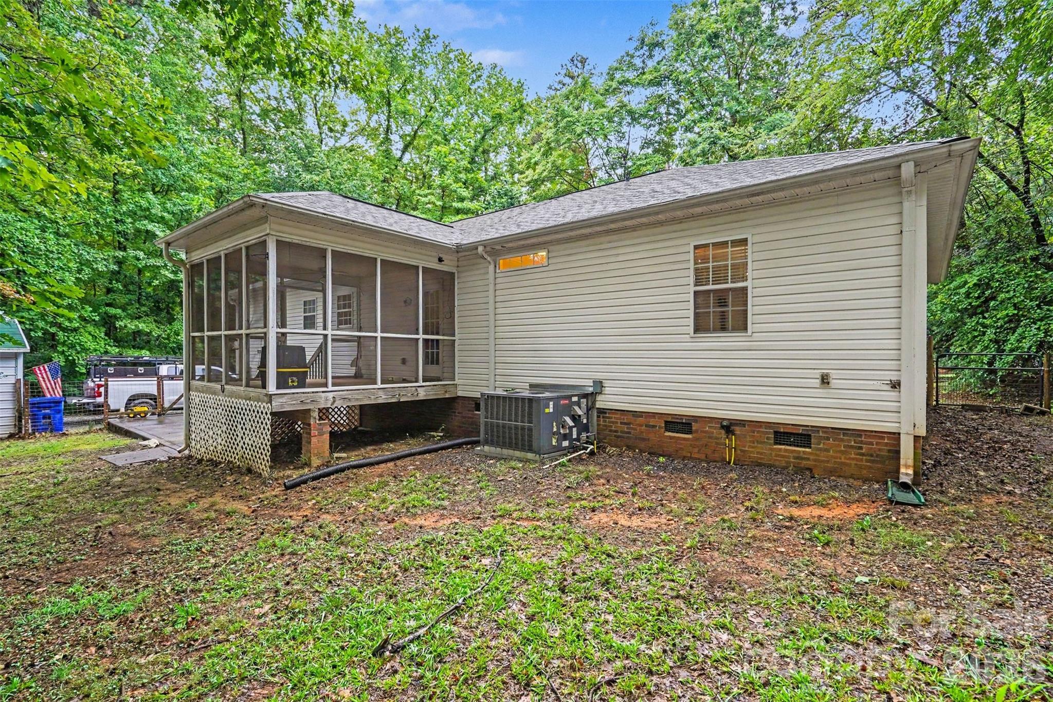 8904 Gosnell Drive — Charlotte