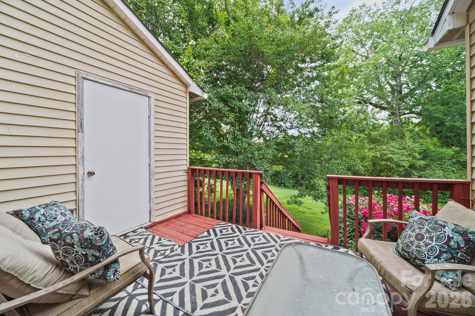 1519 South Point Road — Belmont