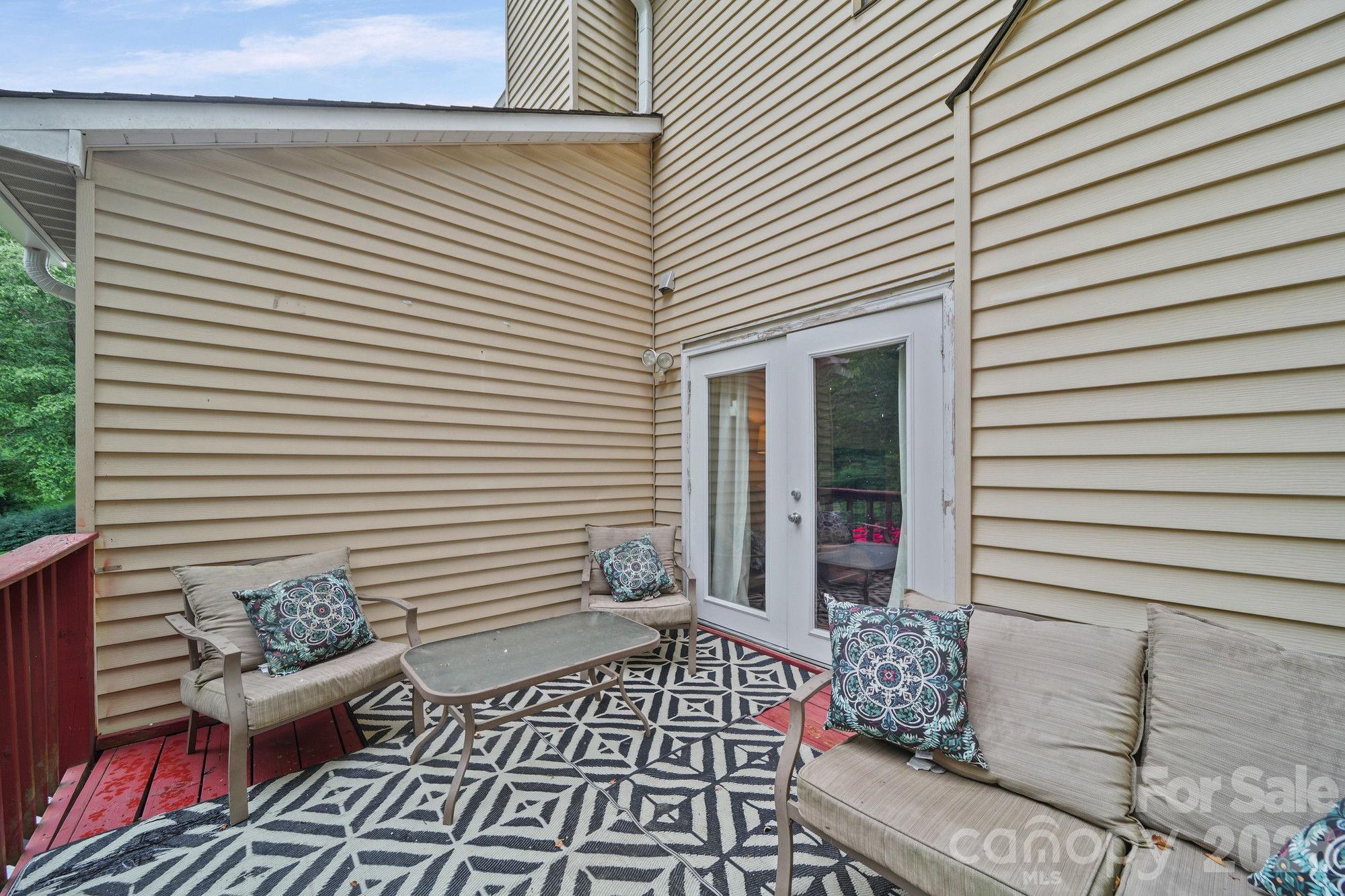 1519 South Point Road — Belmont