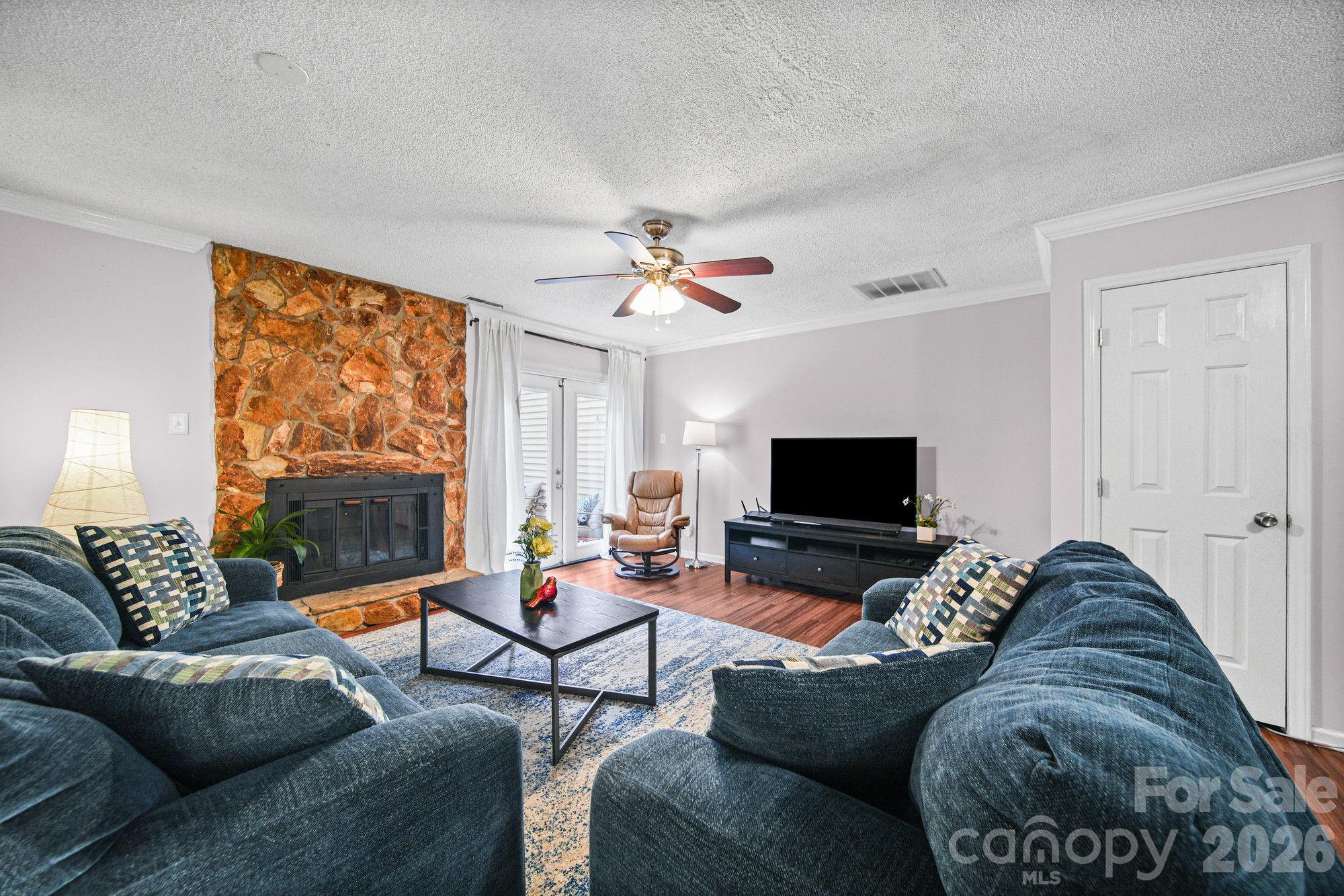 1519 South Point Road — Belmont