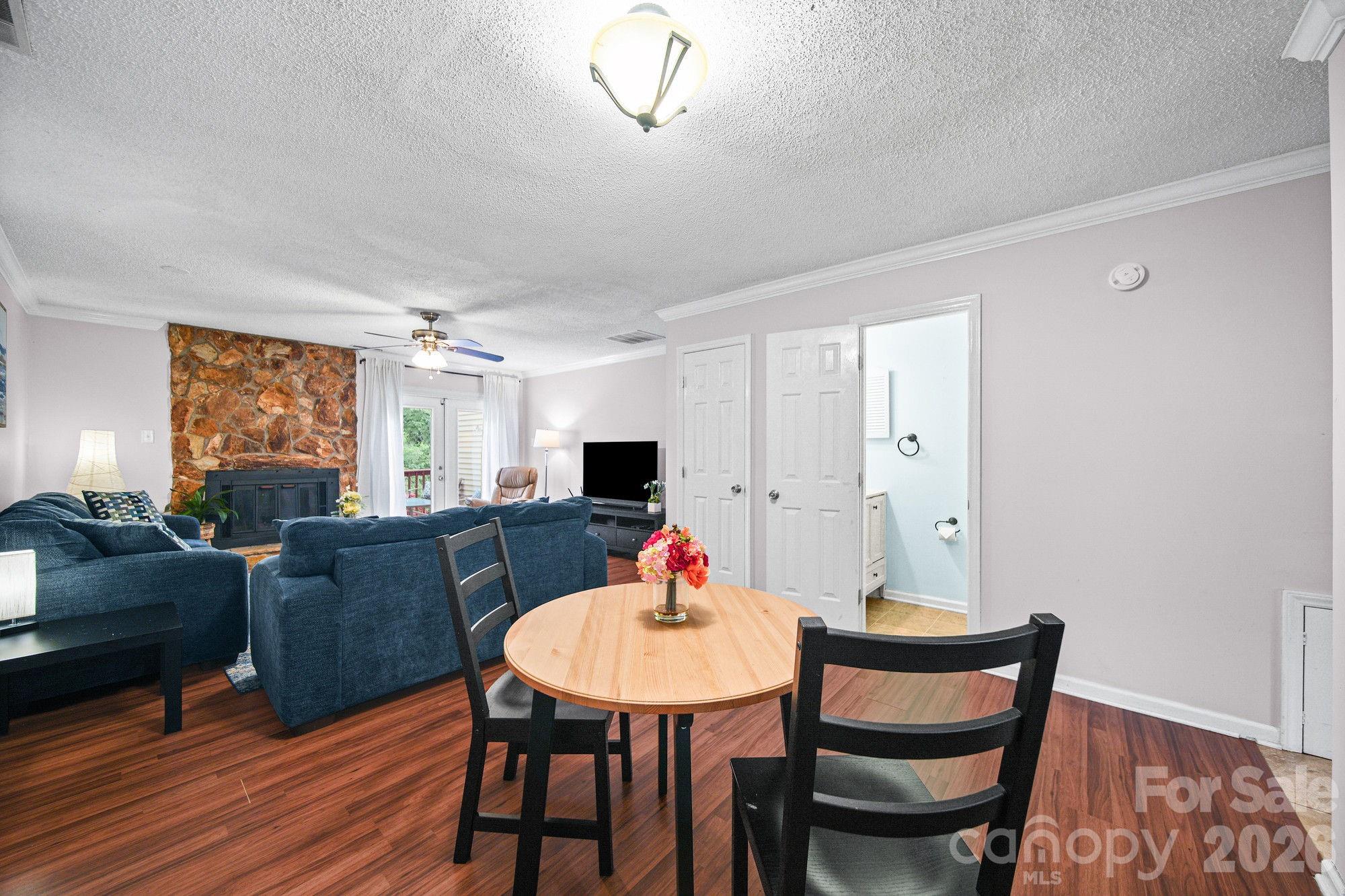 1519 South Point Road — Belmont